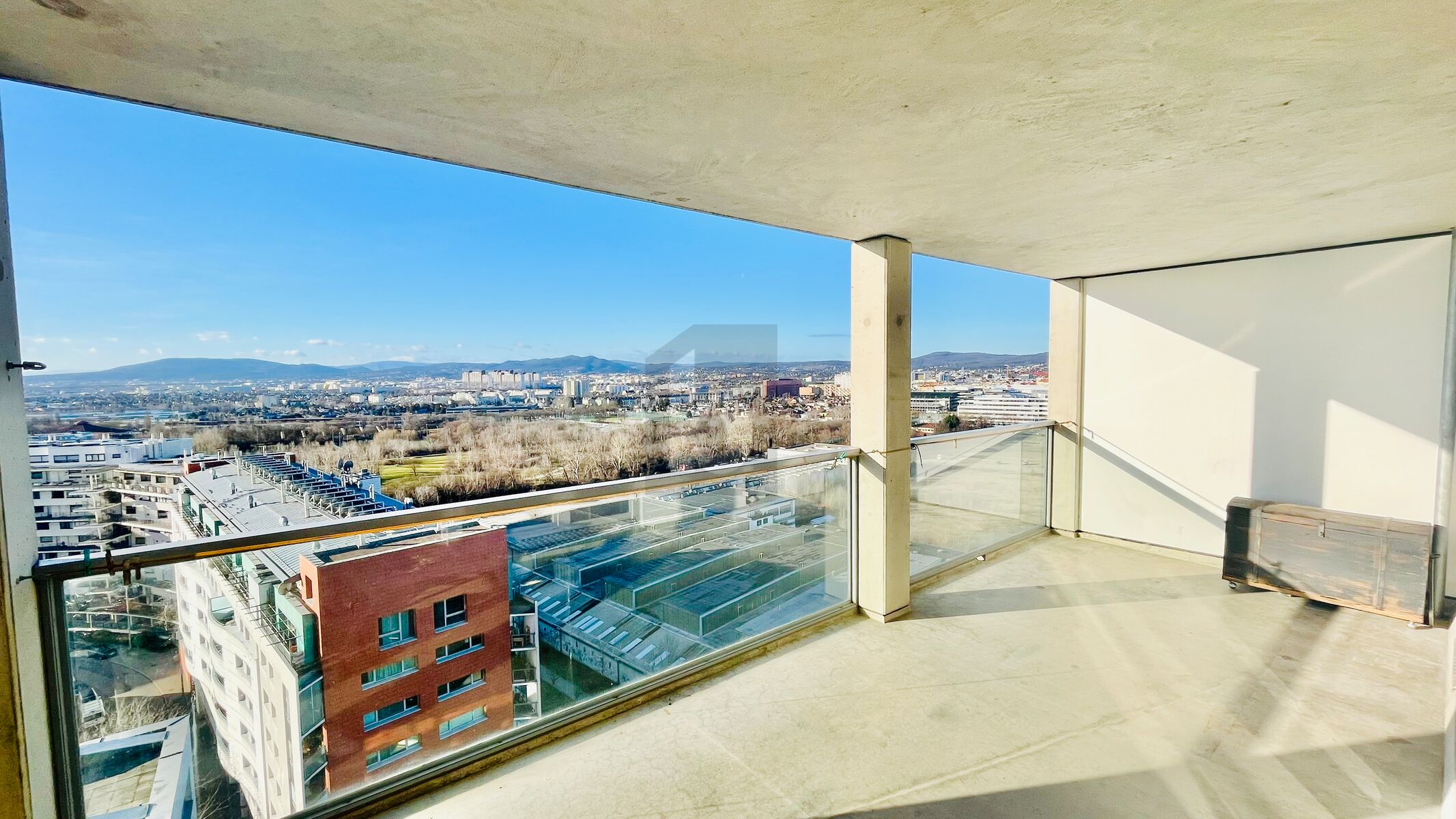 WOHNTRAUM MIT FERNBLICK & GROER LOGGIA  /  / 1100 Wien / Bild 2
