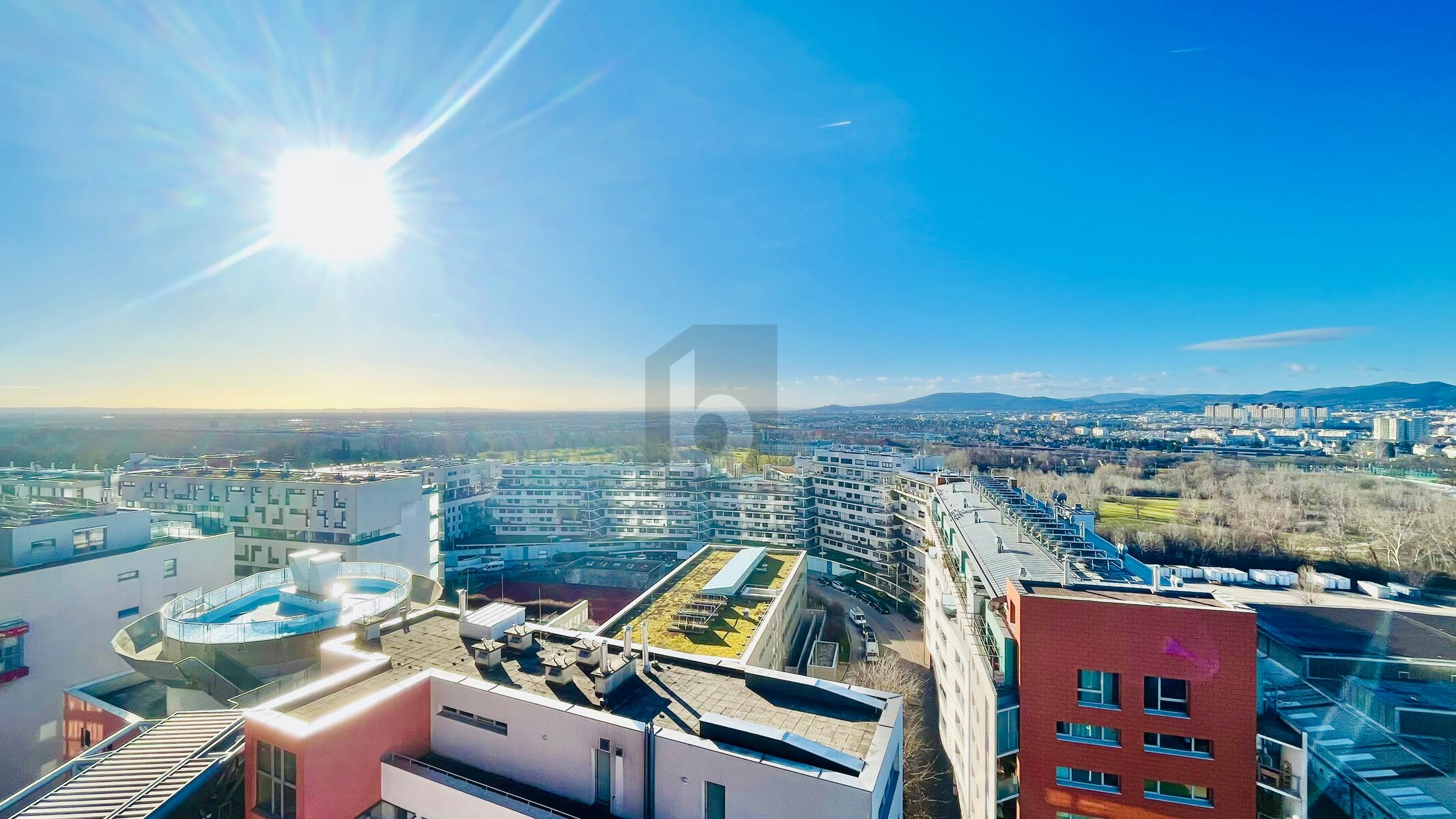 WOHNTRAUM MIT FERNBLICK & GROER LOGGIA  /  / 1100 Wien / Bild 1