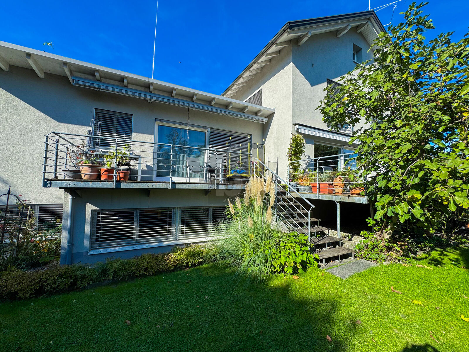 RENDITE OBJEKT! DREI EINHEITEN MIT GROßEM GARTEN IN RUHELAGE