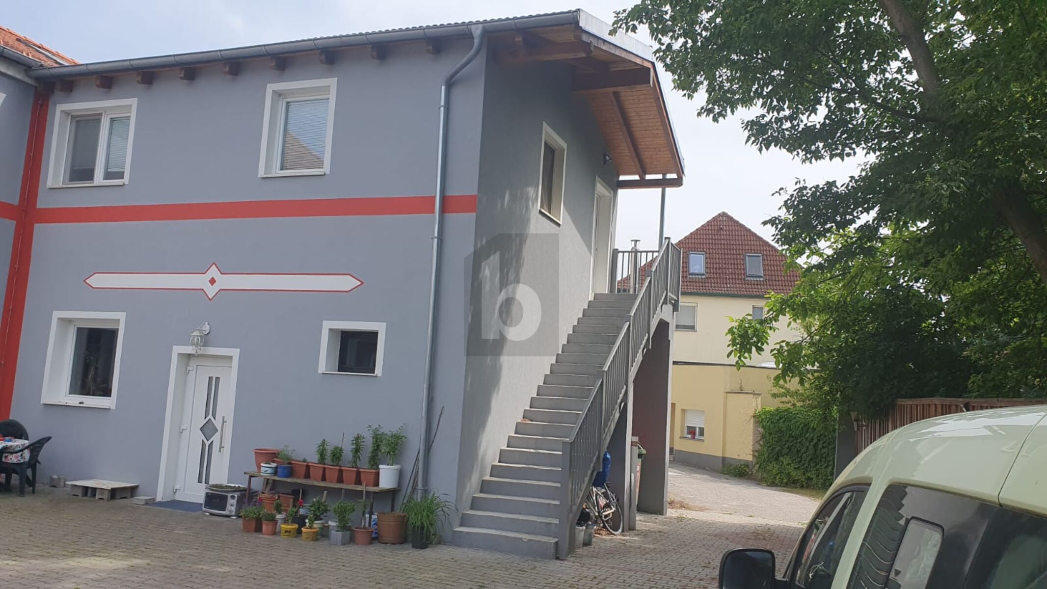 GESAMTPAKET: PIZZERIA & EISSALON INKL. 4 WOHNUNGEN UND 2 AUTOS /  / 2293 Marchegg Stadt / Bild 2