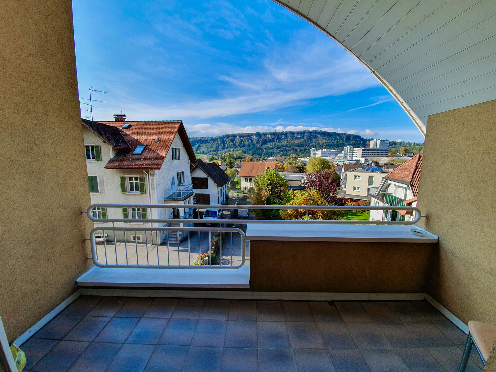 PREISHIT! IN TOP LAGE UND GRENZNHE MIT BALKON