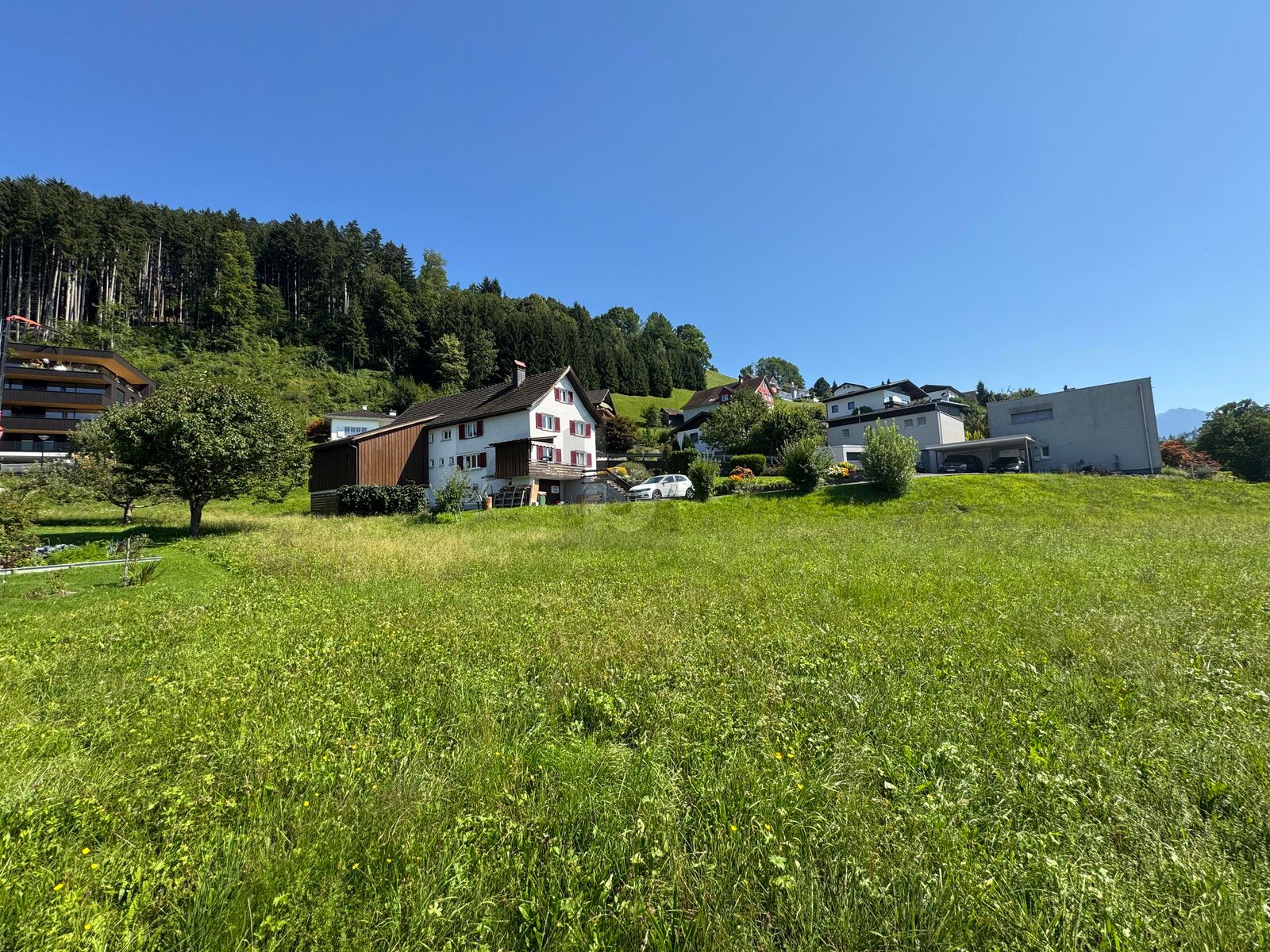 SONNIG, RUHIG UND BESTENS ANGEBUNDEN