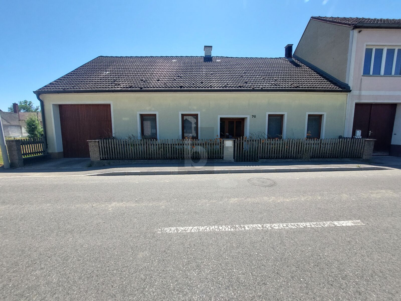 CHARMANTES REIHENHAUS MIT GARTEN