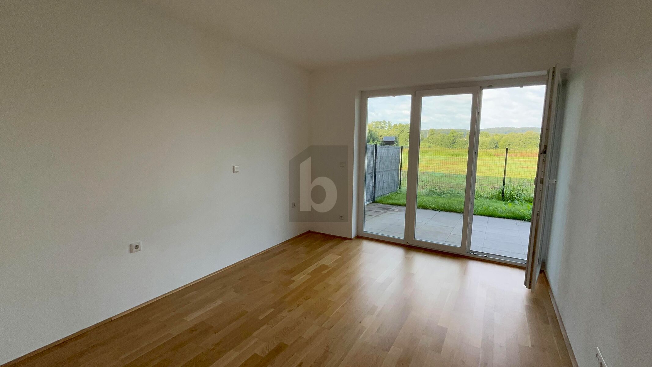 SONNIGE MODERNE GARTENWOHNUNG  /  / 5230 Mattighofen / Bild 2