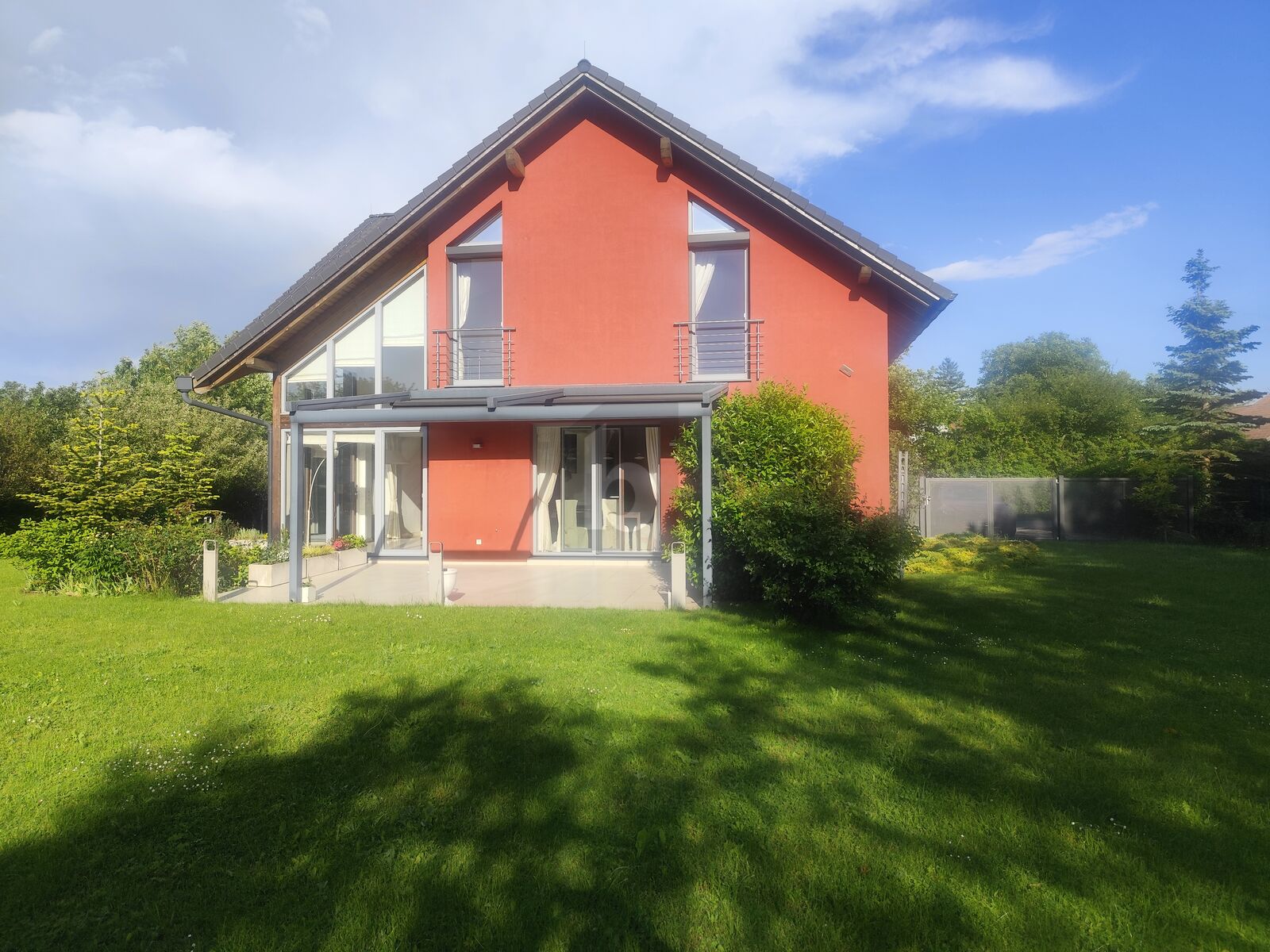VERLIEBT AUF DEN ERSTEN BLICK.  LUXUS MIT SEELE UND EXKLUSIVER AUSSTATTUNG