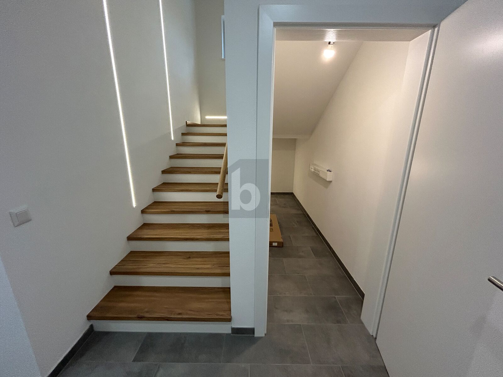 HOCHWERTIGES NEUBAU REIHENMITTELHAUS  /  / 5270 Mauerkirchen / Bild 2