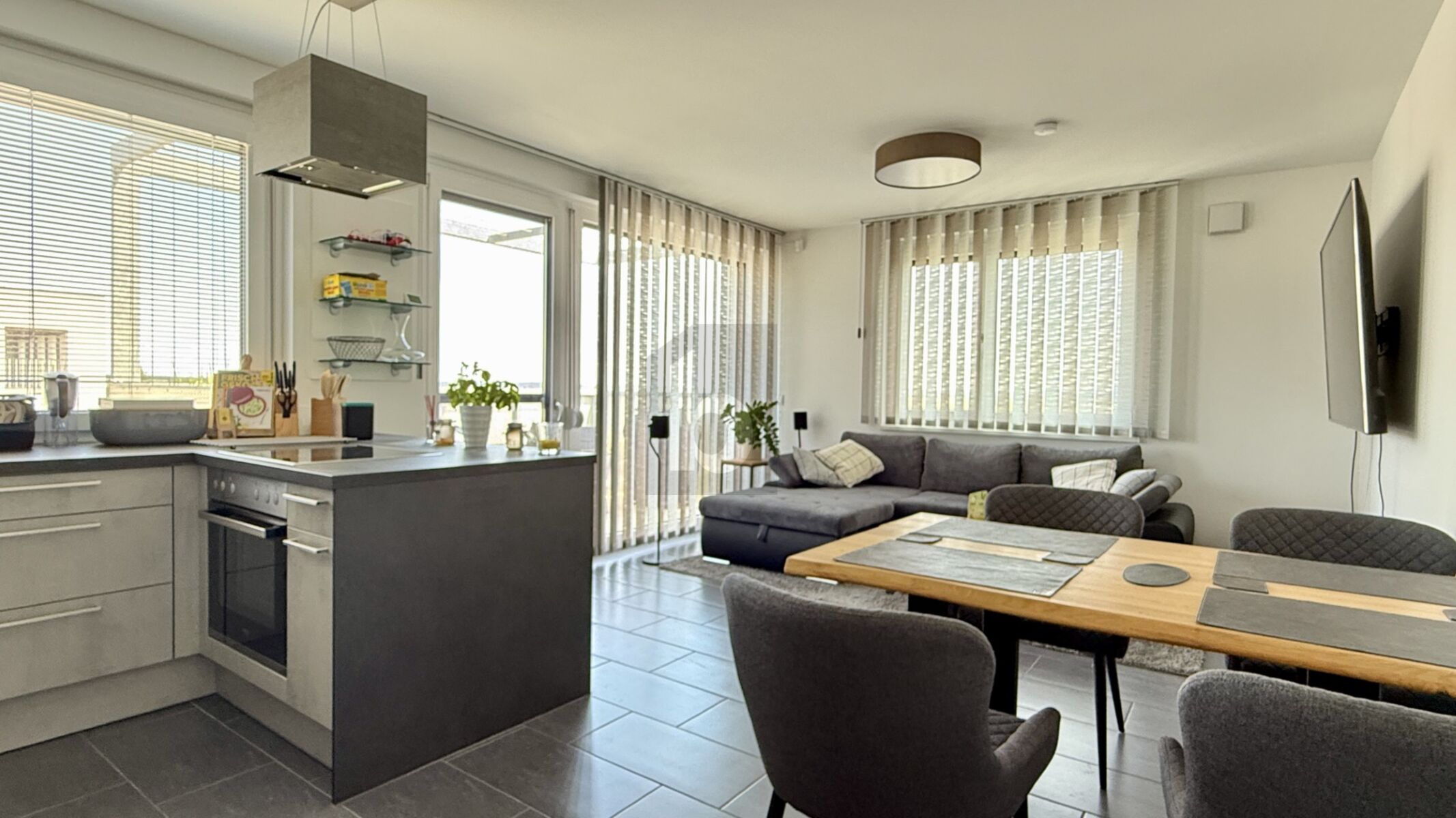Preisreduktion! MODERN MIT TOP AUSSTATTUNG, GARAGENPLATZ & PANORAMA BALKON /  / 7000 Eisenstadt / Bild 1