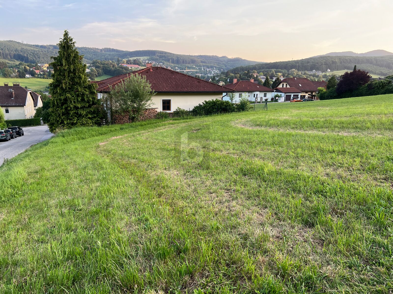 IDYLLISCH IN SDLAGE MIT GENEHMIGTEN BAUPLAN /  / 3003 Gablitz / Bild 1