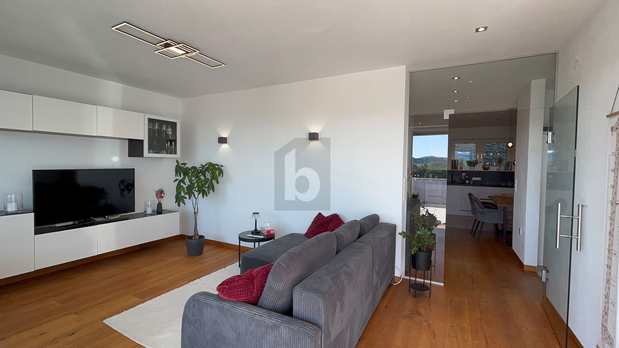 PANORAMAAUSBLICK MIT SONNENTERRASSE UND EIGENGARTEN /  / 5211 Friedburg / Bild 4