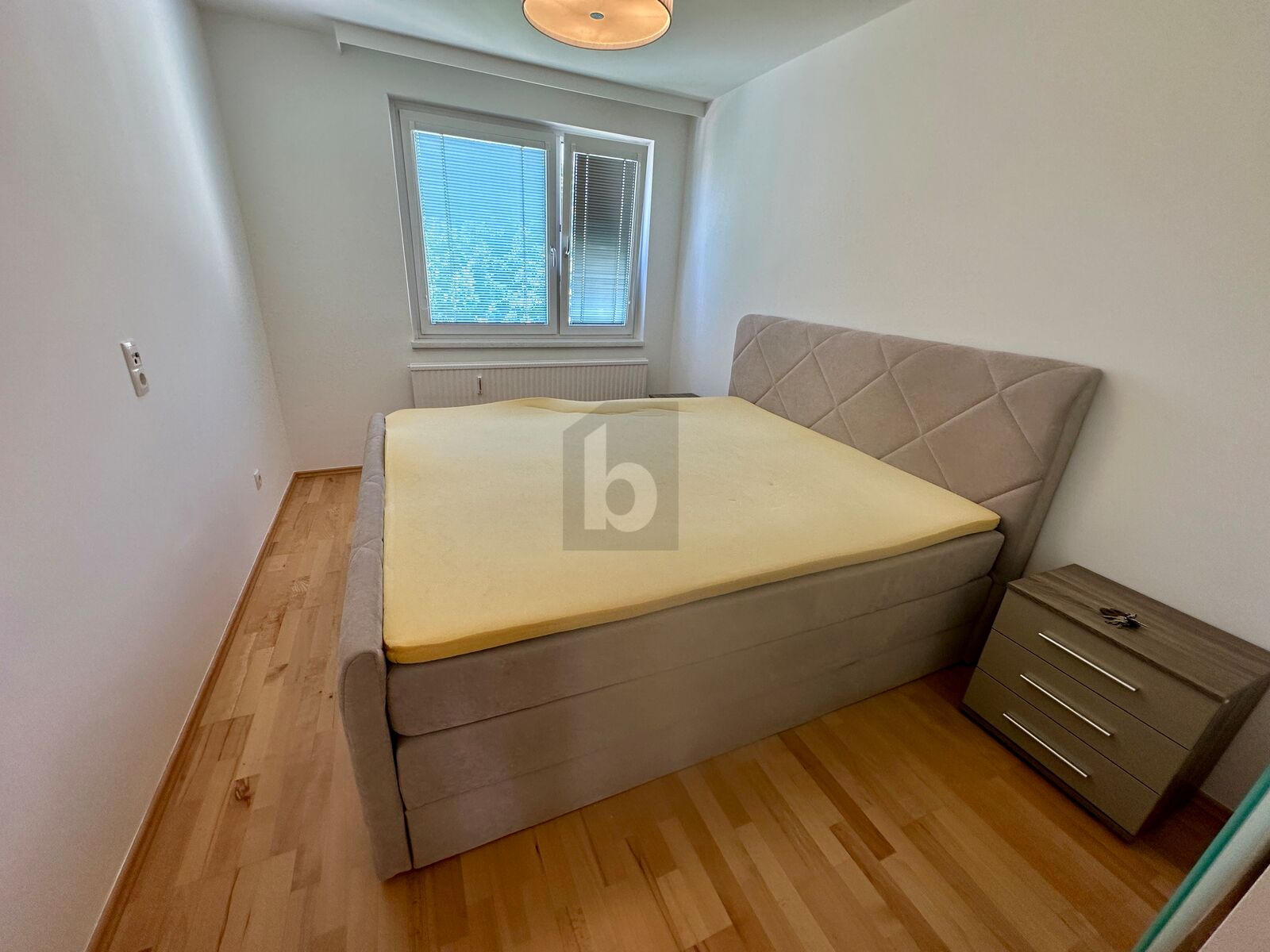 VOLLMBLIERT MIT STELLPLATZ UND VIEL LICHT /  / 1160 Wien / Bild 3