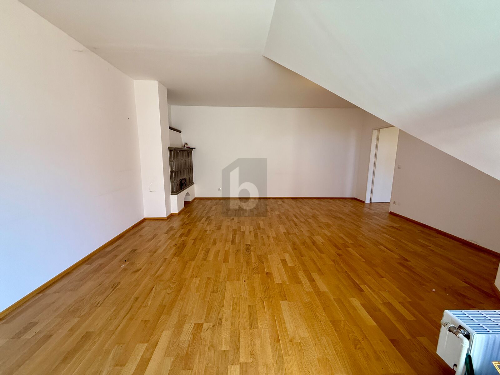 GERUMIGE DACHGESCHOSSWOHNUNG MIT GROSSER TERASSE! /  / 3002 Purkersdorf / Bild 1