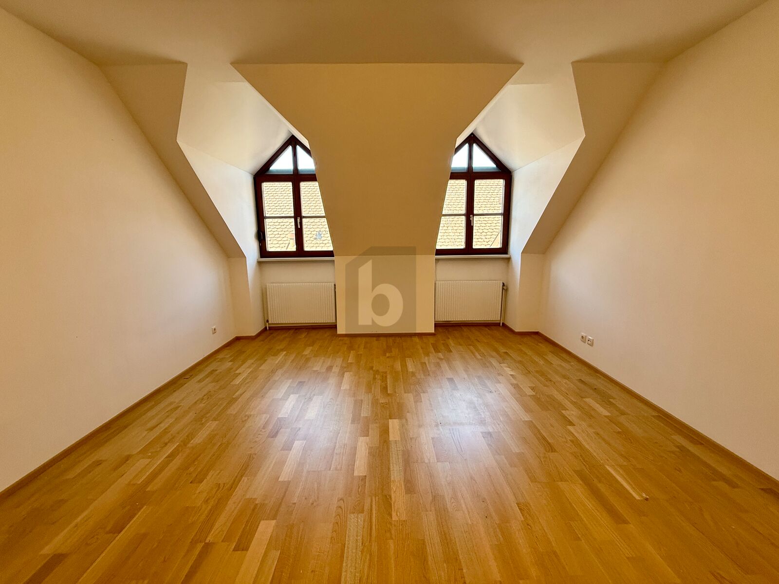 GERUMIGE DACHGESCHOSSWOHNUNG MIT GROSSER TERASSE! /  / 3002 Purkersdorf / Bild 2