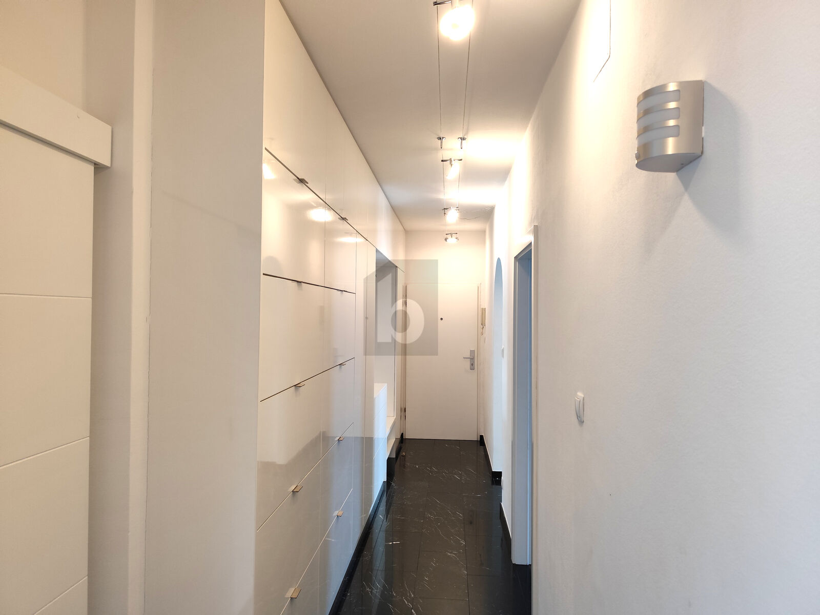 EXKLUSIVES WOHNGEFHL BER DEN DCHERN /  / 2540 Bad Vslau / Bild 3