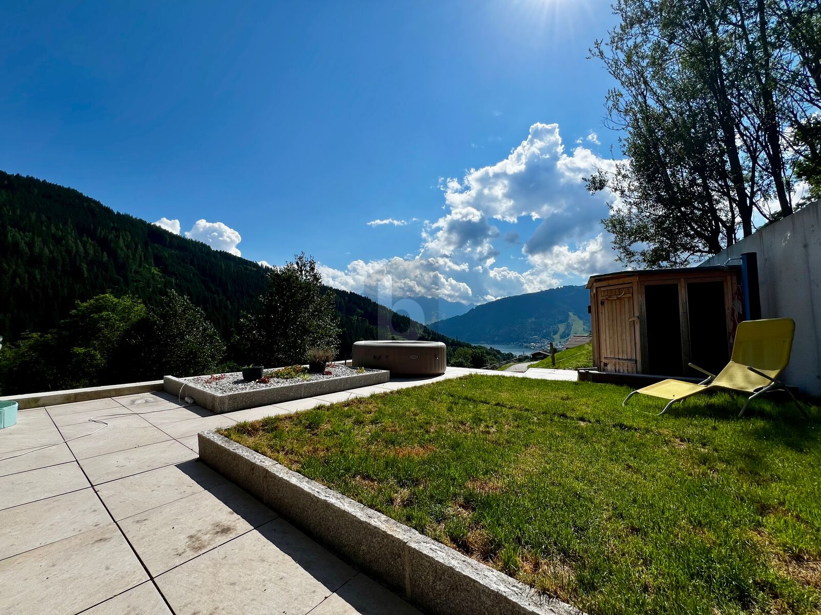 VIEL POTENTIAL, RUHE & SONNE MIT SEEBLICK! /  / 5700 Zell am See / Bild 2