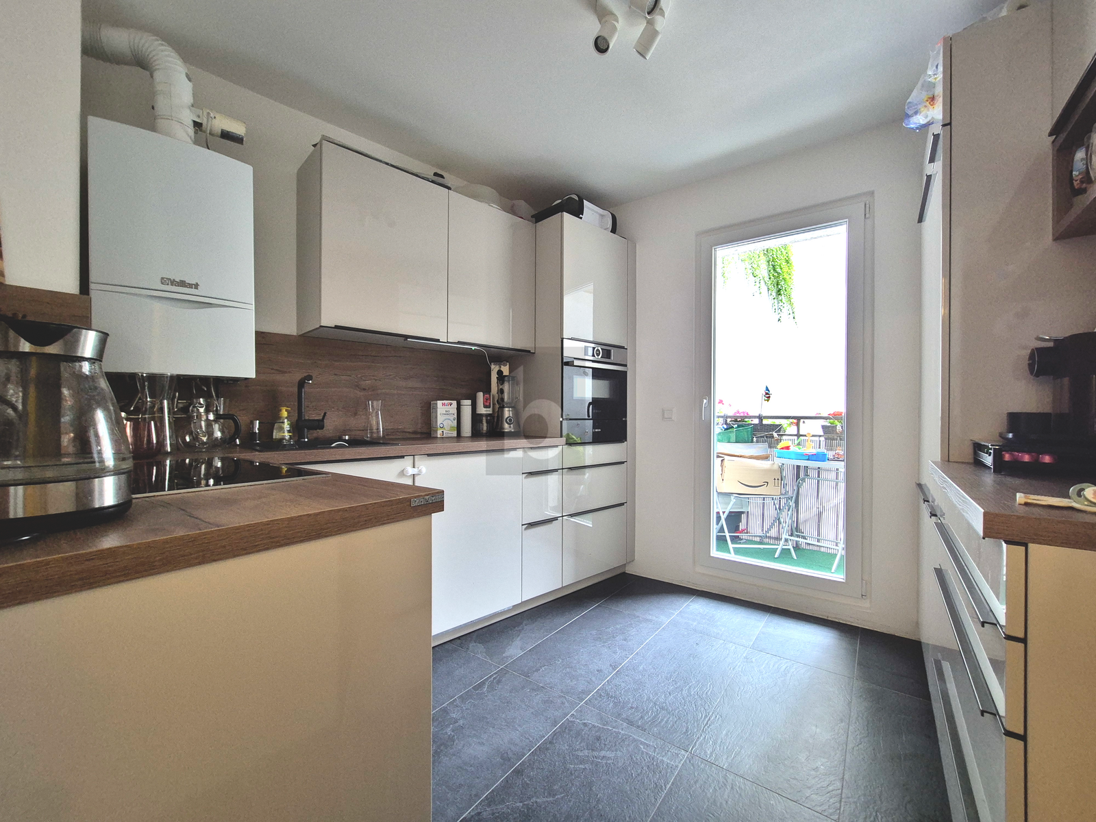 ZWISCHEN SCHLOSSPARK & CITY - JUWEL MIT LOGGIA /  / 1120 Wien / Bild 1