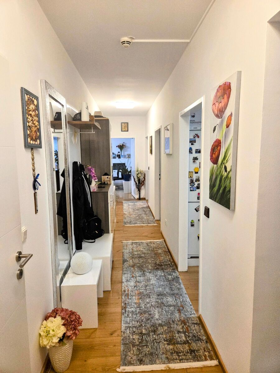 ELEGANT MBLIERT, MODERNISIERT UND PERFEKT GESCHNITTEN, MIT BALKON, TIEFGARAGENPLATZ UND VIEL KOMFORT /  / 8020 Graz / Bild 1