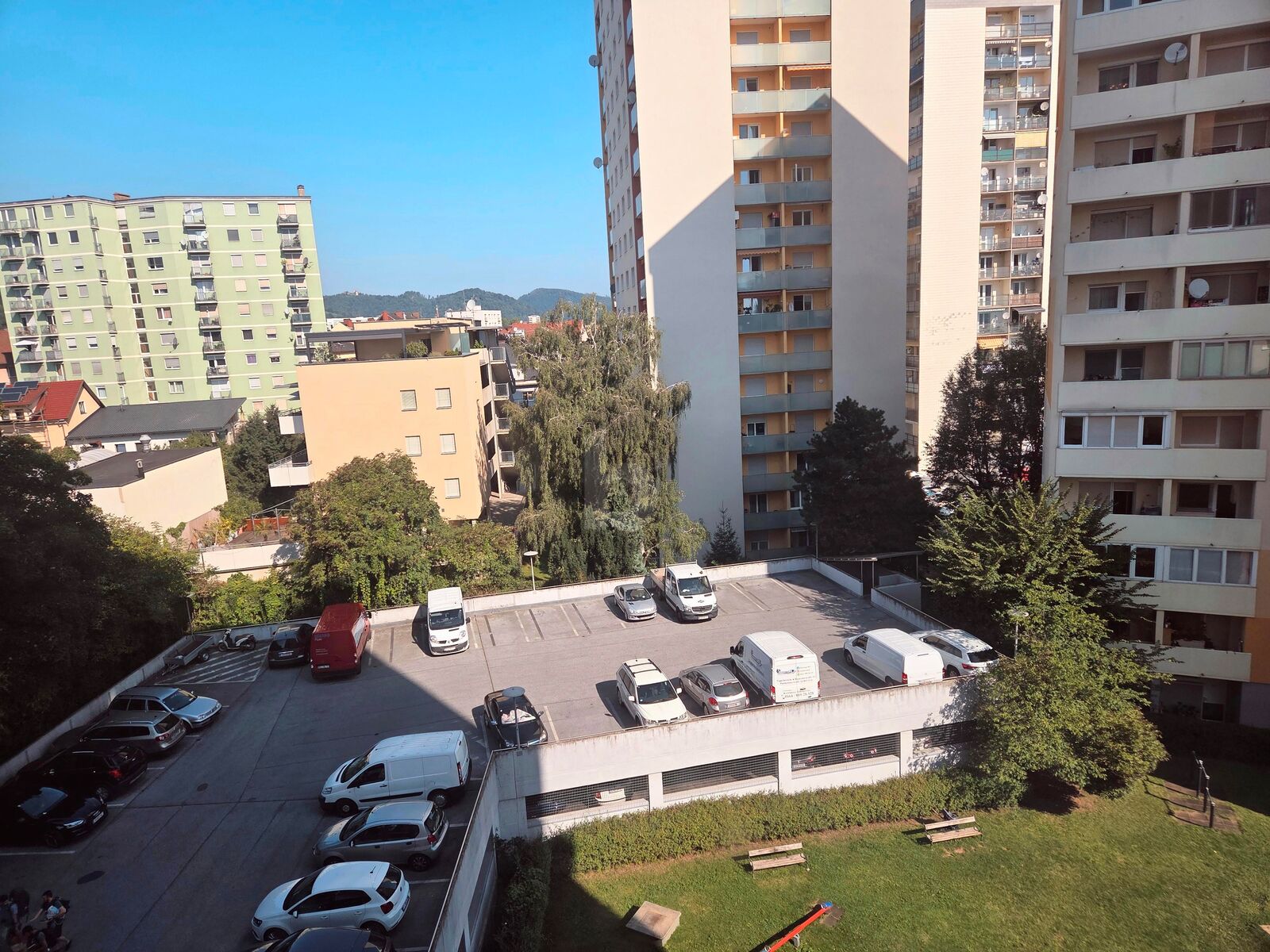 ELEGANT MBLIERT, MODERNISIERT UND PERFEKT GESCHNITTEN, MIT BALKON, TIEFGARAGENPLATZ UND VIEL KOMFORT /  / 8020 Graz / Bild 4