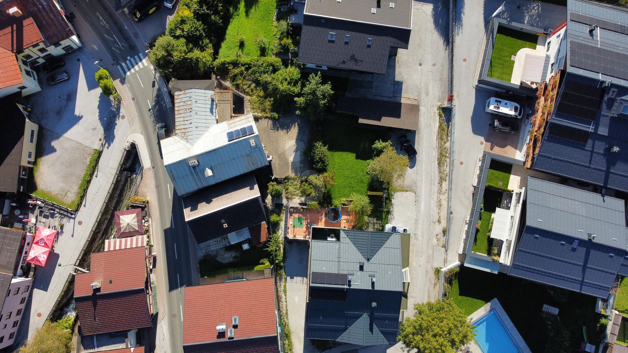 VIEL ENTWICKLUNGSPOTENTIAL IN SEHR ZENTRALER LAGE ZUM WOHNEN ODER GEWERBLICH /  / 5602 Wagrain Markt / Bild 2