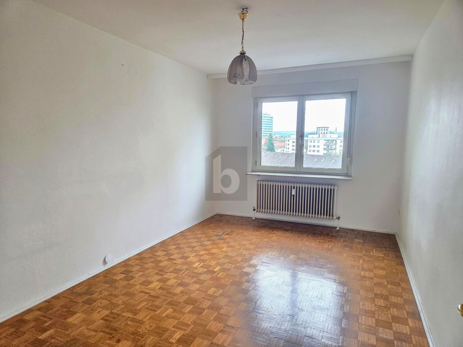 ATTRAKTIVES EIGENHEIM ODER ANLAGEOBJEKT ? 3 GROZGIGE RUME MIT LIFT & PARKPLATZ /  / 8020 Graz / Bild 4