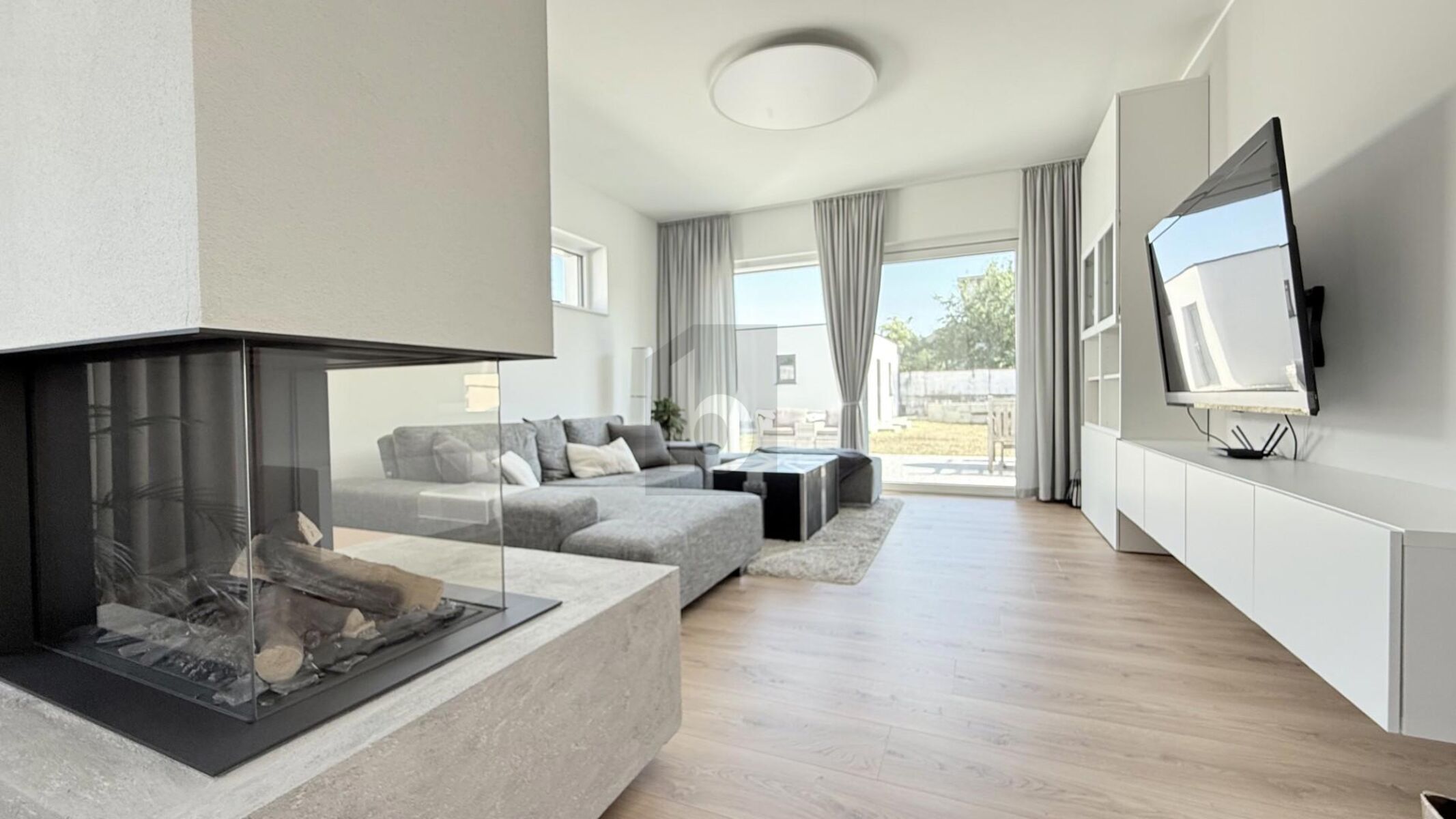 MODERN & SEHR HOCHWERTIG MIT DOPPELGARAGE U. 30 QM NEBENGEBUDE /  / 7041 Wulkaprodersdorf / Bild 2