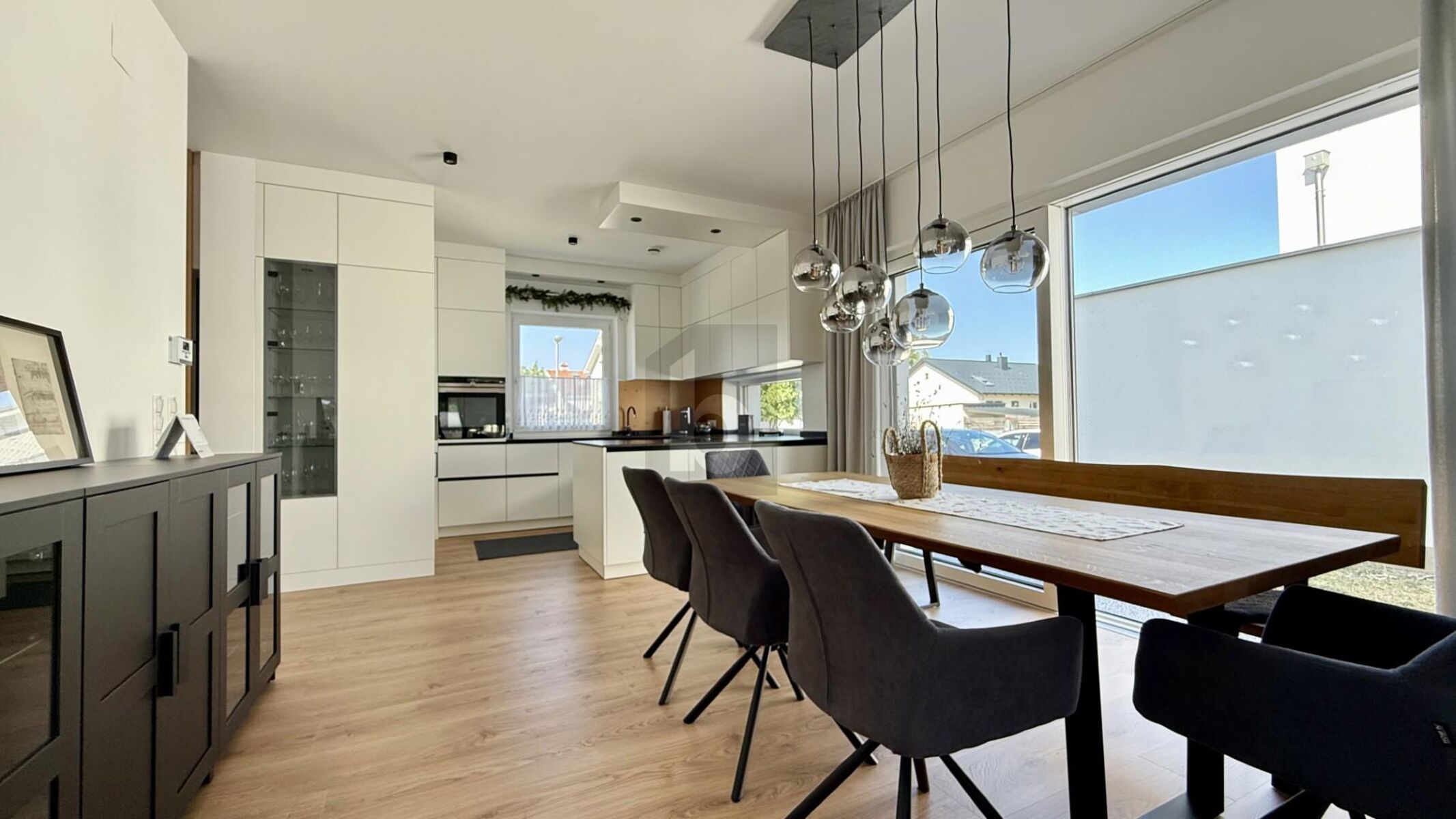 MODERN & SEHR HOCHWERTIG MIT DOPPELGARAGE U. 30 QM NEBENGEBUDE /  / 7041 Wulkaprodersdorf / Bild 1