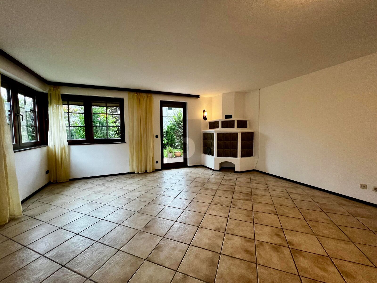 VIEL SONNE IN RUHELAGE MIT TRAUMHAFTEN GARTEN /  / 5400 Hallein / Bild 2