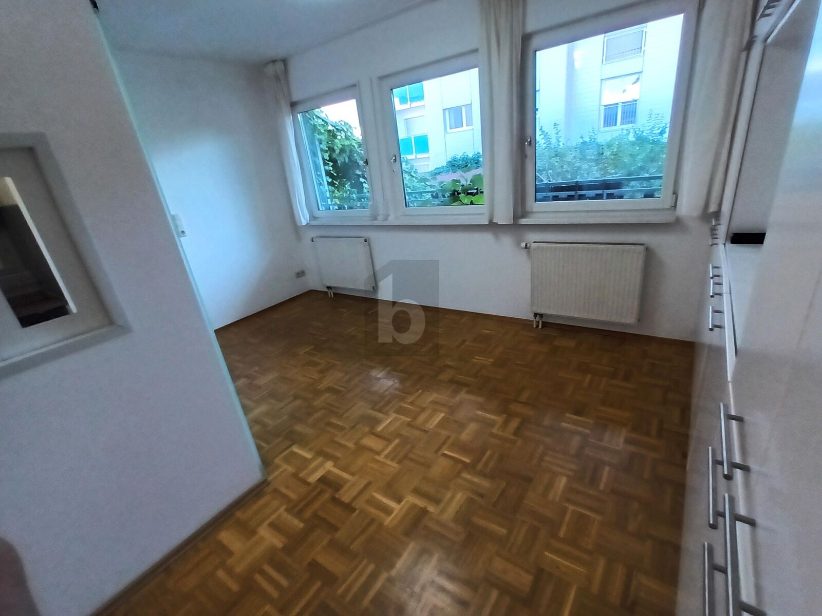 MIT LOGGIA UND GARTEN - IDEAL FR SINGLE ODER PAAR /  / 8010 Graz / Bild 1