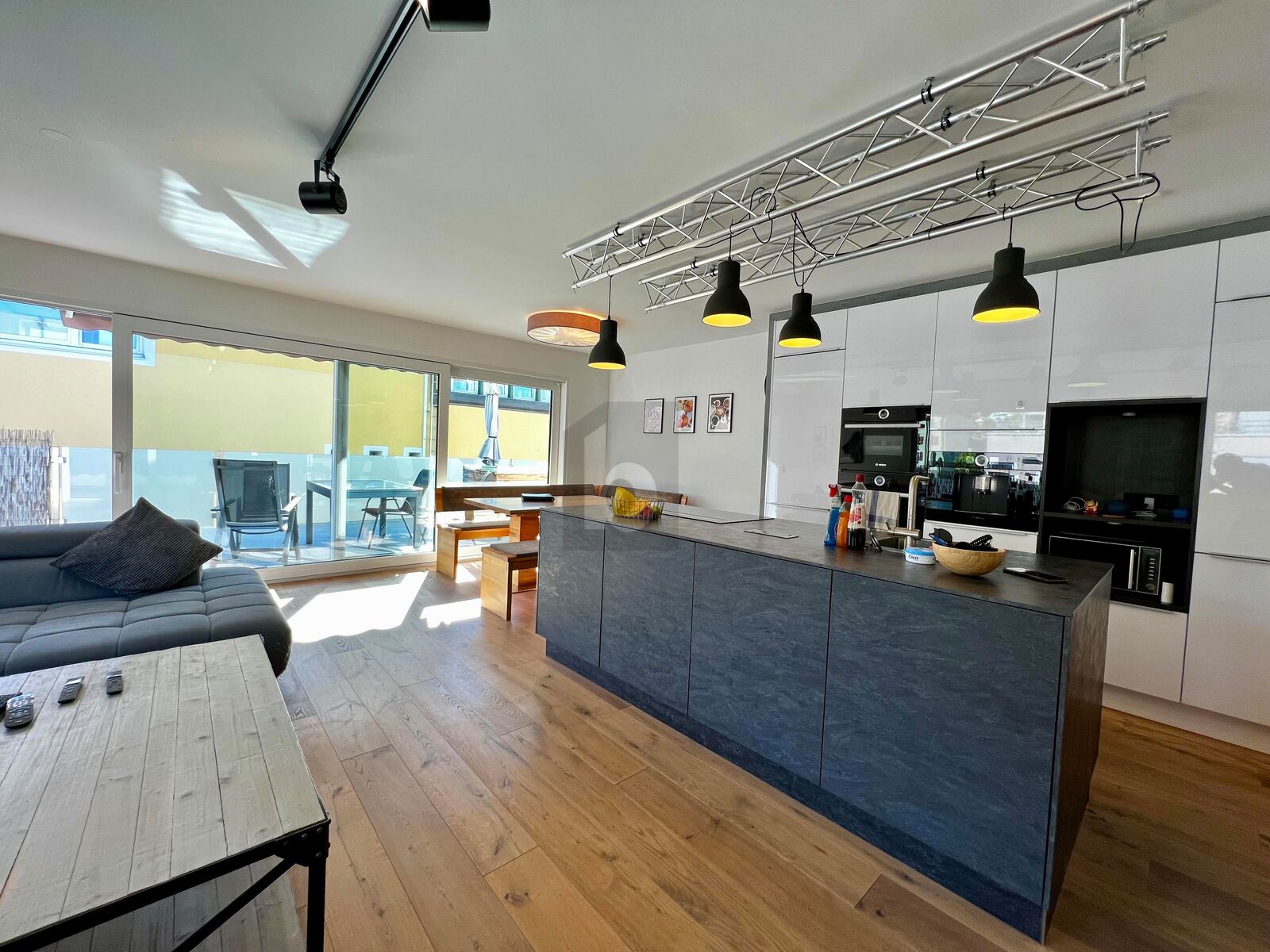 PREISHIT! SONNIG & NEUWERTIG IM ZENTRUM MIT RUHIGER TERRASSE  /  / 5600 Sankt Johann im Pongau / Bild 1