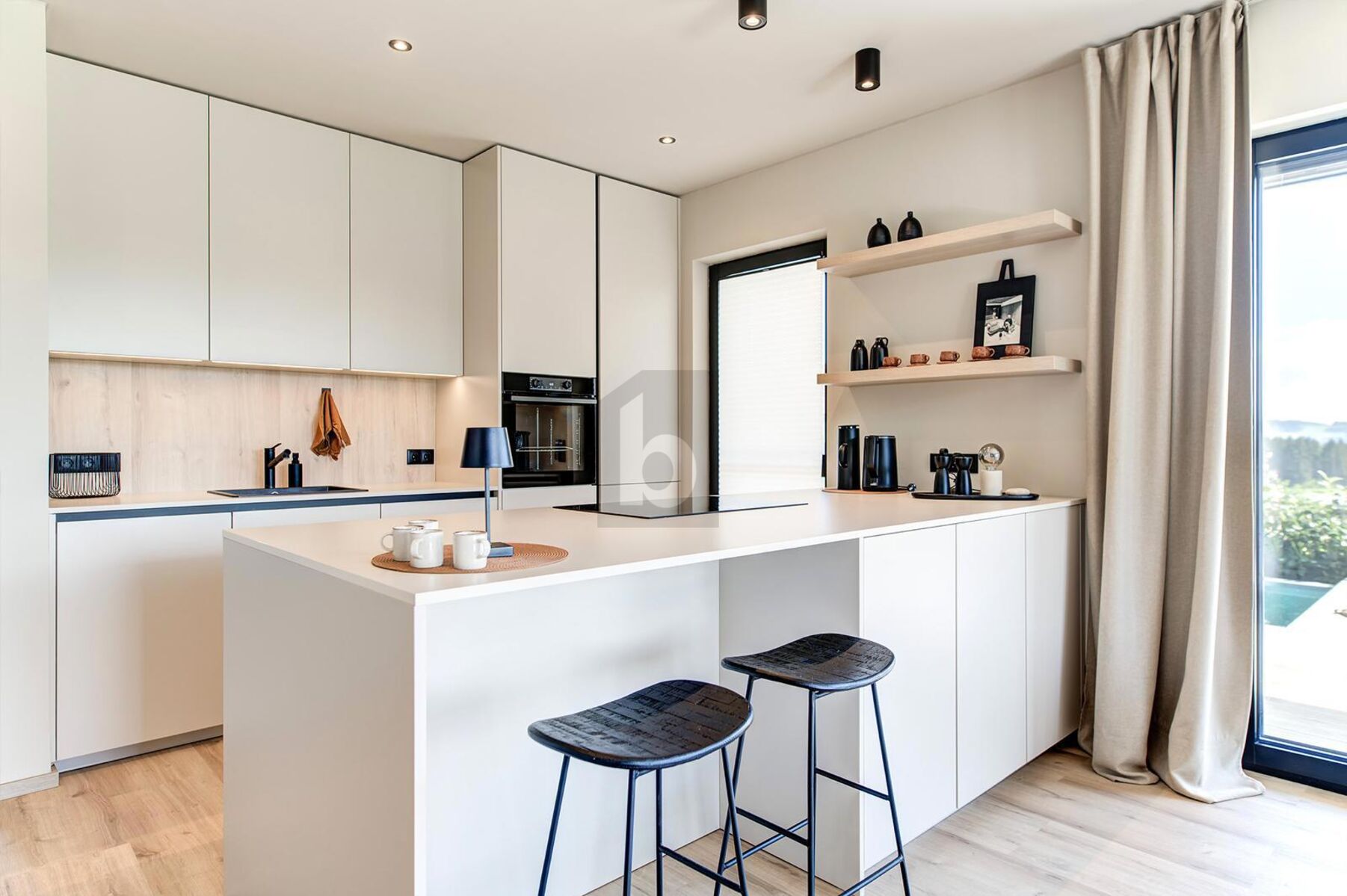 DESIGNBUNGALOW MIT SONNIGEM POOL UND HOCHWERTIGSTER AUSSTATTUNG /  / 5232 Kirchberg bei Mattighofen / Bild 1