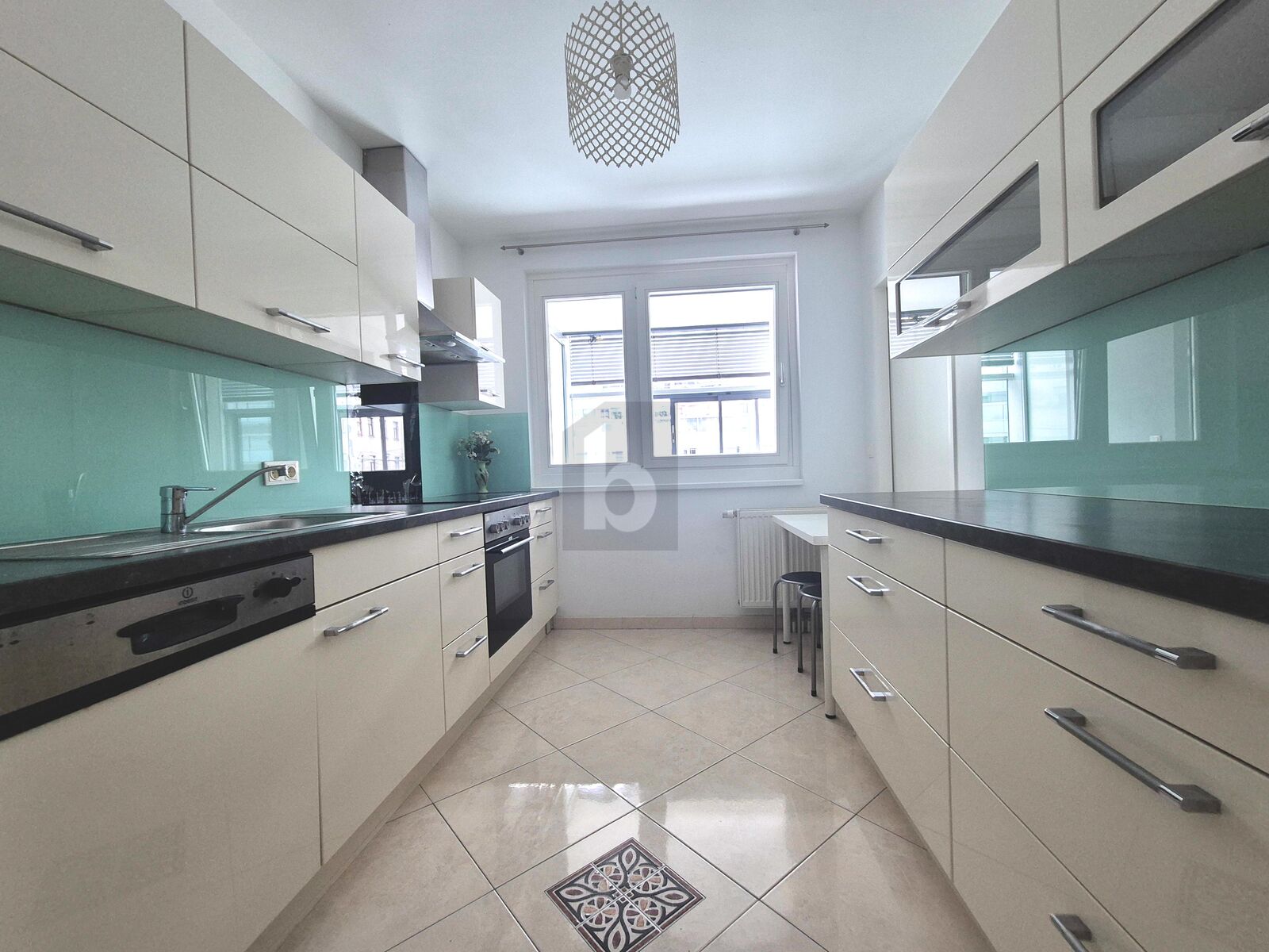 GEMTLICHES ZUHAUSE MIT WOHLFHLCHARAKTER /  / 1110 Wien / Bild 3