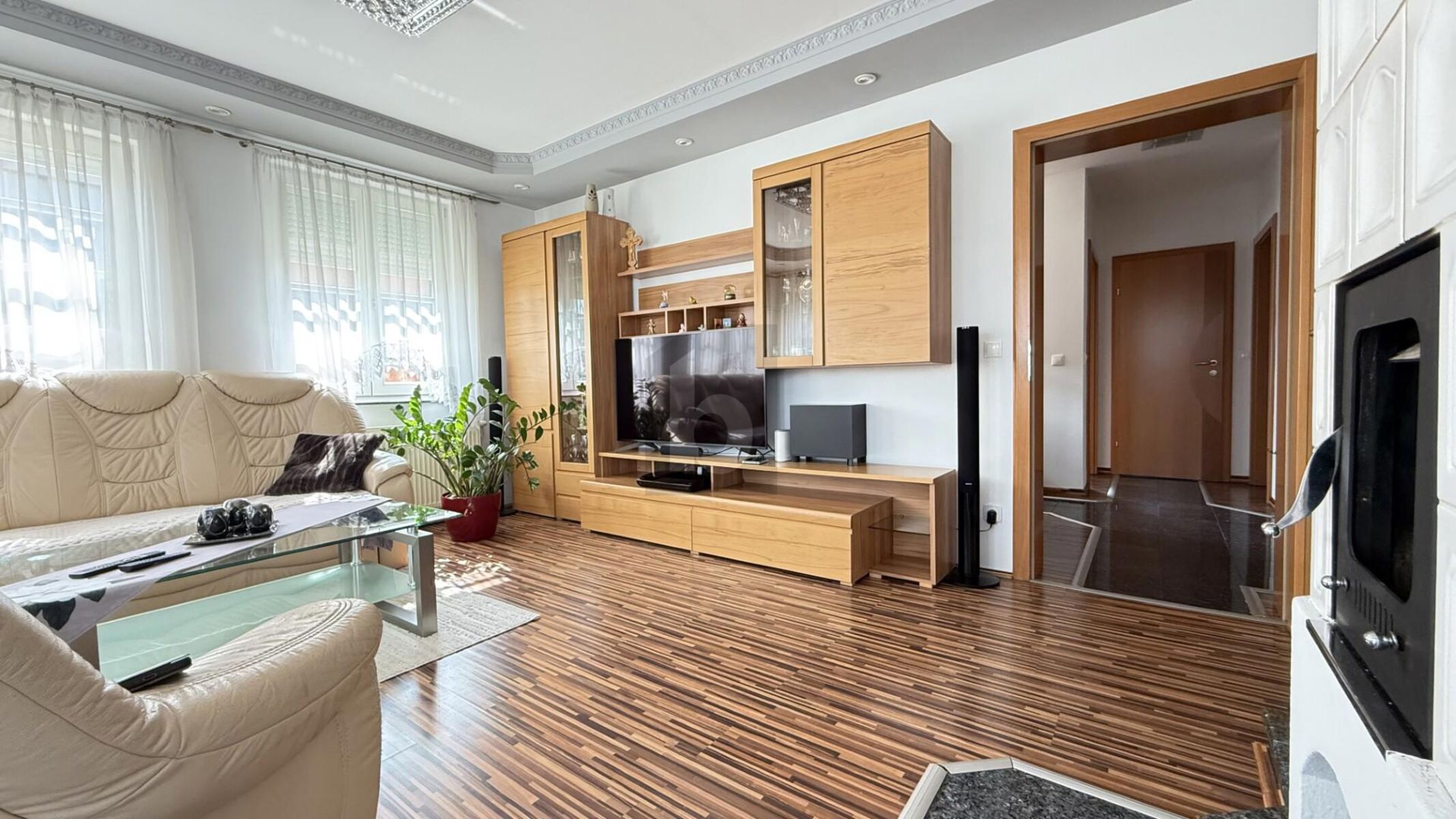 Preisreduktion! CHARMANTE, SONNIGE WOHLFÜHLOASE FÜR DIE GANZE FAMILIE / / 7011 Siegendorf im Burgenland / Bild 1