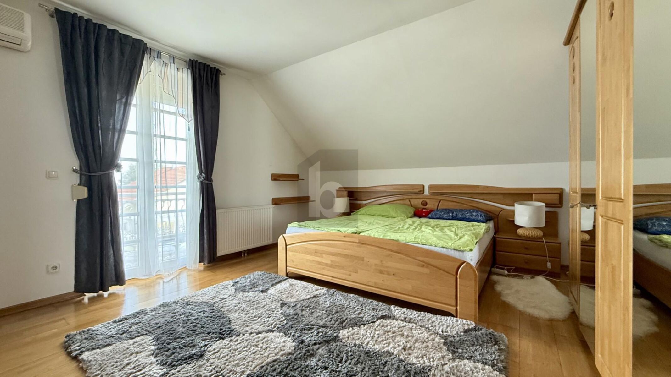 Preisreduktion! LIEBEVOLL GEPFLEGT MIT SONNIGEM SD-WEST GARTEN & DOPPELGARAGE /  / 7011 Siegendorf im Burgenland / Bild 3