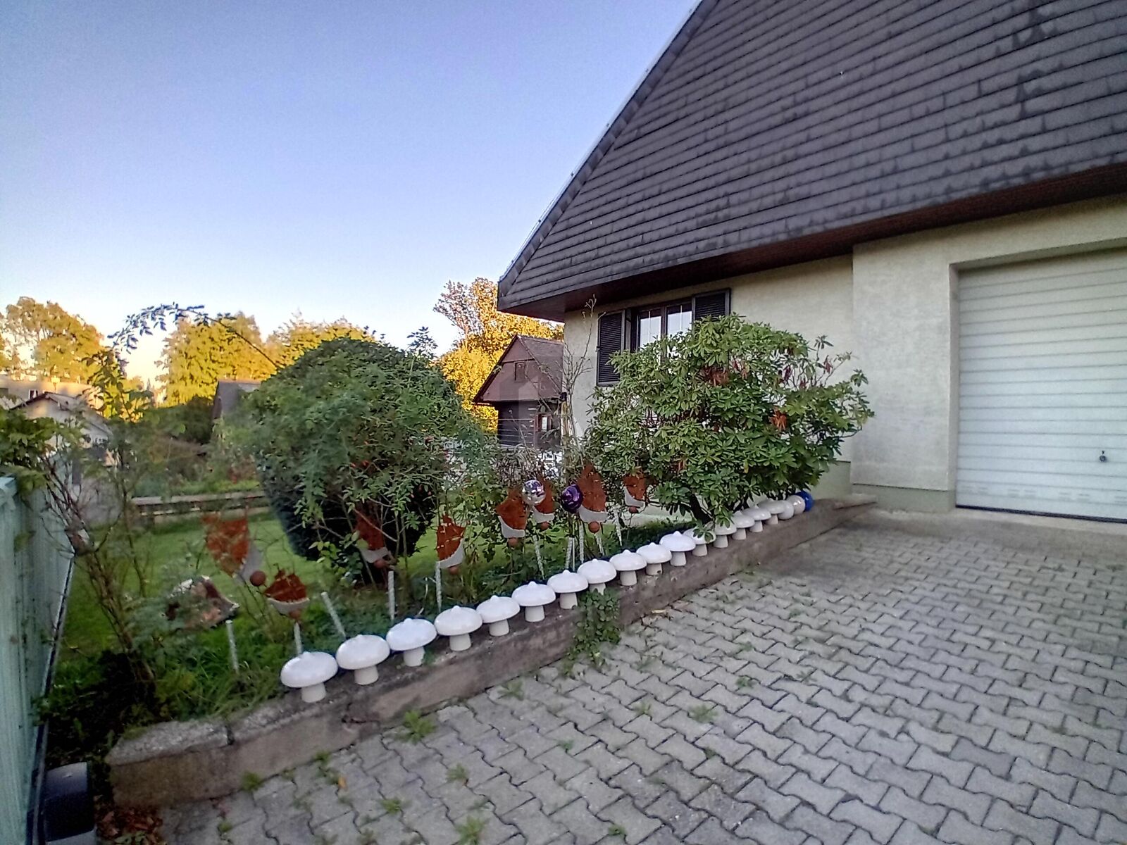 EIN ZUHAUSE MIT CHARAKTER - STILVOLLER BUNGALOW IN ERHHTER LAGE /  / 8054 Graz / Bild 1