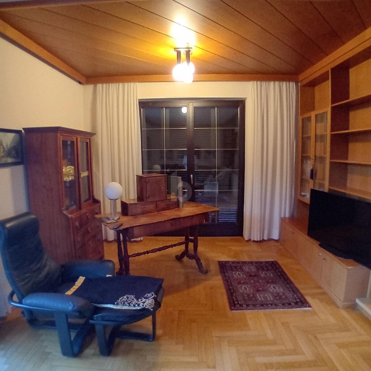 EIN ZUHAUSE MIT CHARAKTER - STILVOLLER BUNGALOW IN ERHHTER LAGE /  / 8054 Graz / Bild 3