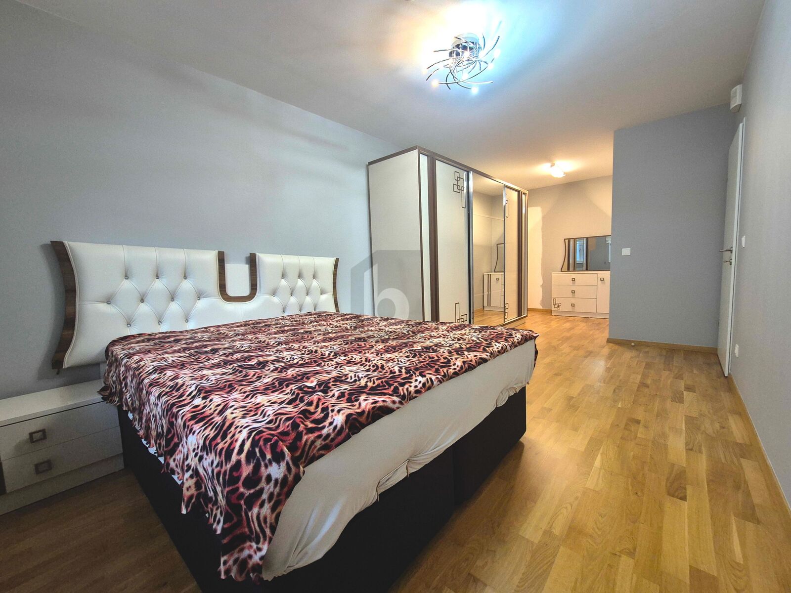 EXKLUSIV MIT SONNIGER LOGGIA & HOCHWERTIGER EINRICHTUNG /  / 1030 Wien / Bild 1
