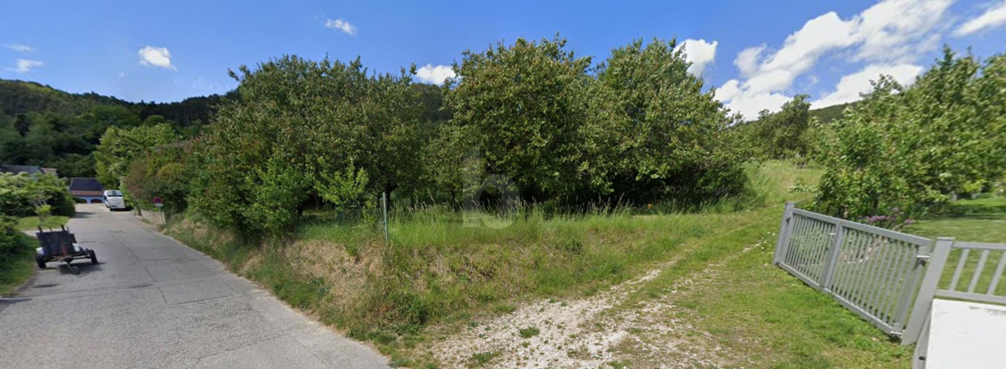 GROZGIGES GRUNDSTCK IN TRAUMLAGE