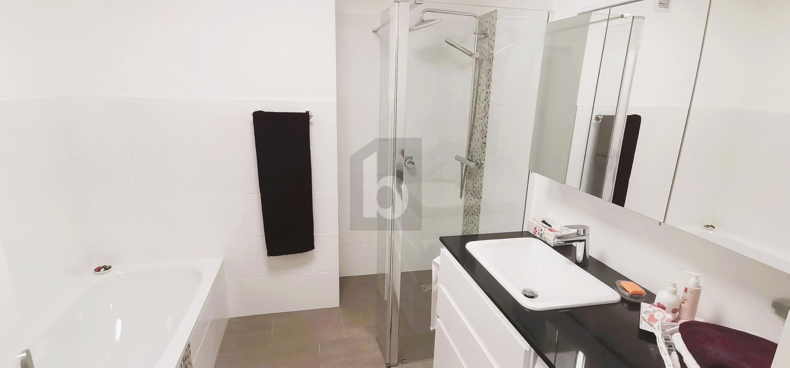 GROSSZGIG - MIT ZWEI BALKONEN - ZENTRUMSNAH /  / 7000 Eisenstadt / Bild 1