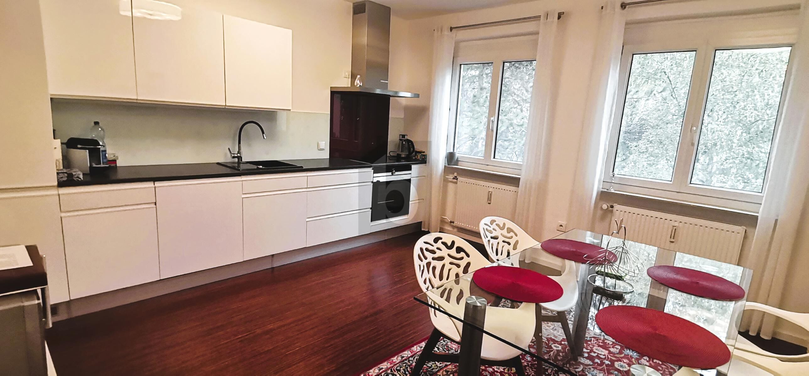 GROSSZGIG - MIT ZWEI BALKONEN - ZENTRUMSNAH