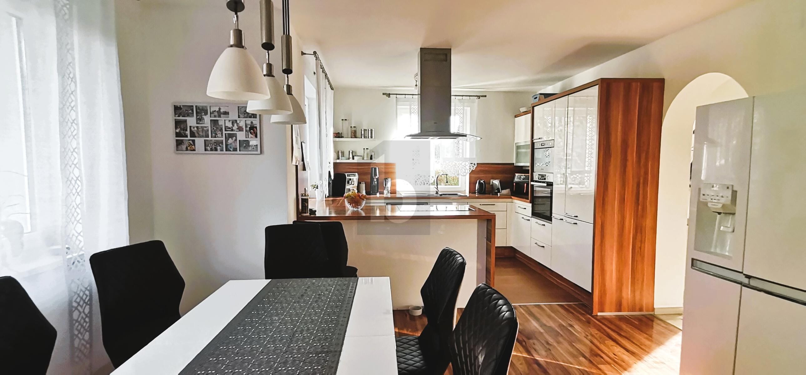 GROSSZÜGIGER FAMILIENHIT MIT GARTEN UND POOL / / 2486 Pottendorf / Bild 1