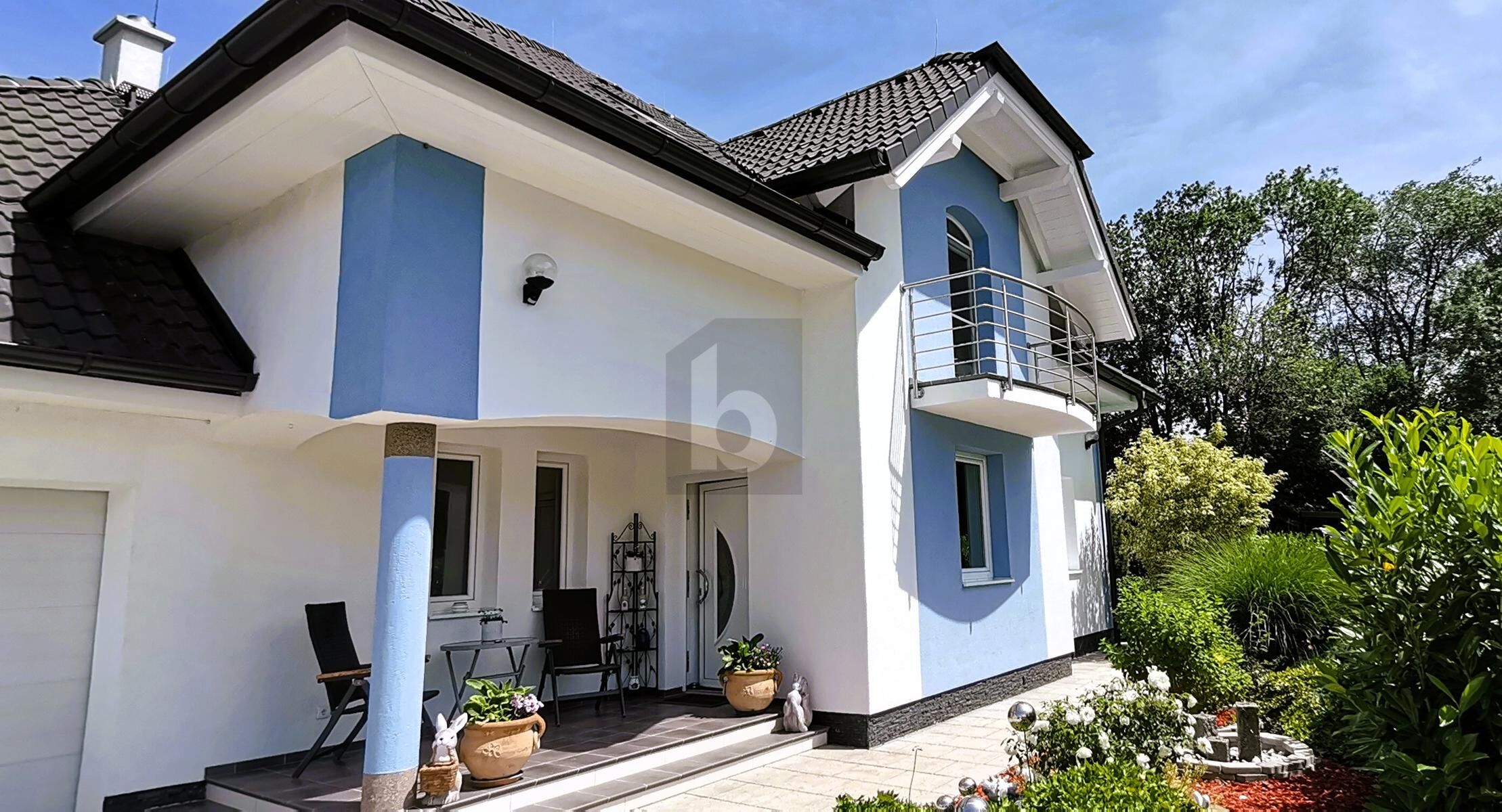 GROSSZÜGIGER FAMILIENHIT MIT GARTEN UND POOL / / 2486 Landegg / Bild 4