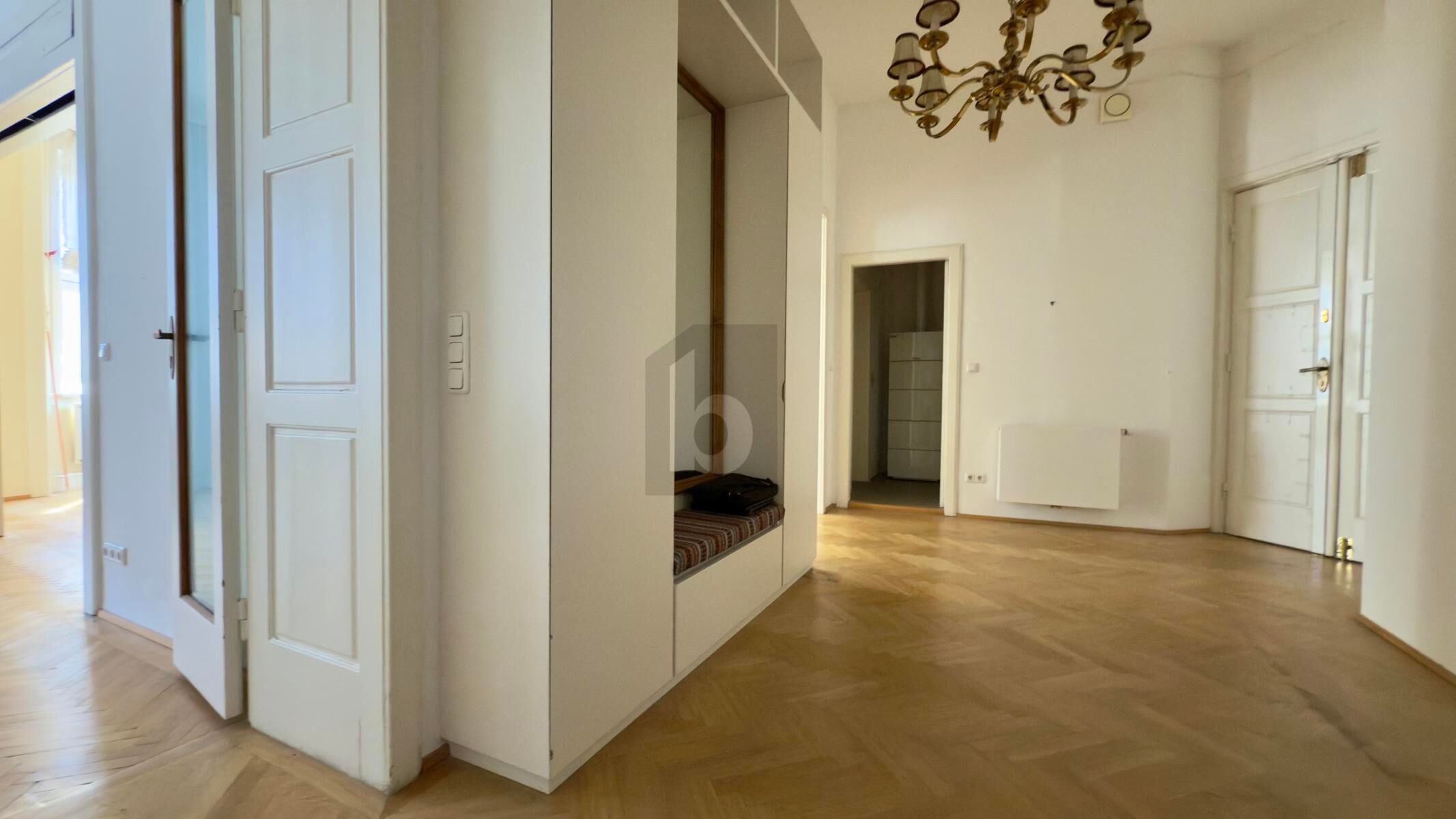 CHARMANTER GERÄUMIGER ALTBAU - TOP GEPFLEGT MIT KLIMAANLAGE / / 1070 Wien / Bild 4