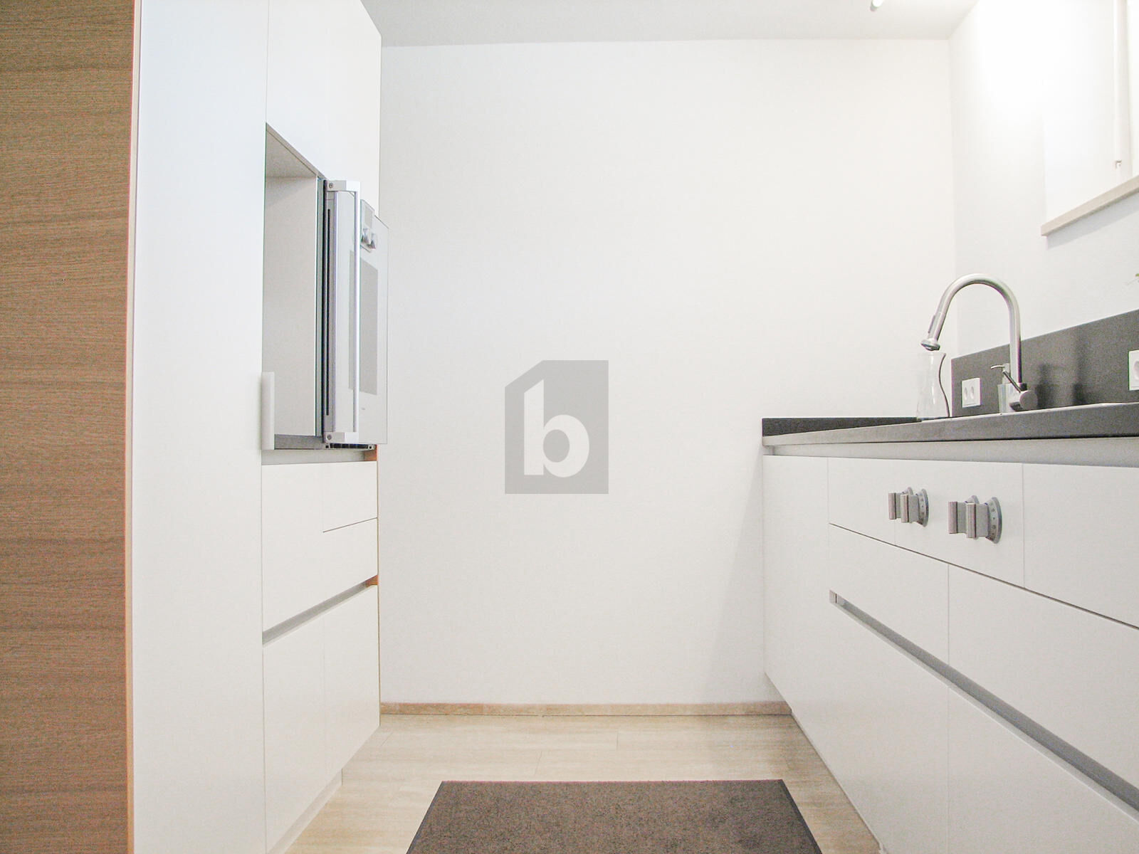 LUXUS DOPPELHAUS MIT POOL IN BESTER LAGE / / 6858 Schwarzach / Bild 2