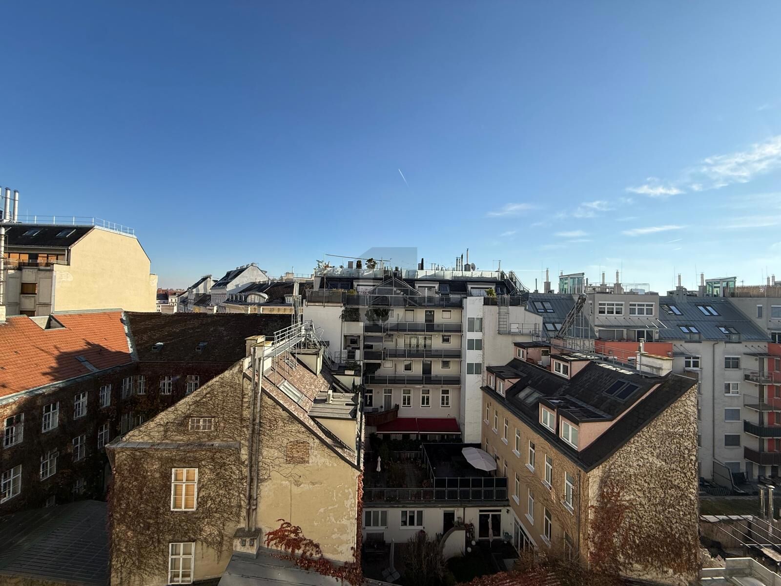 TOP INVESTMENTCHANCE - HOFLAGE, TOP-BK & OPTION AUF ZWEITE UND DRITTE EINHEIT / / 1060 Wien / Bild 1