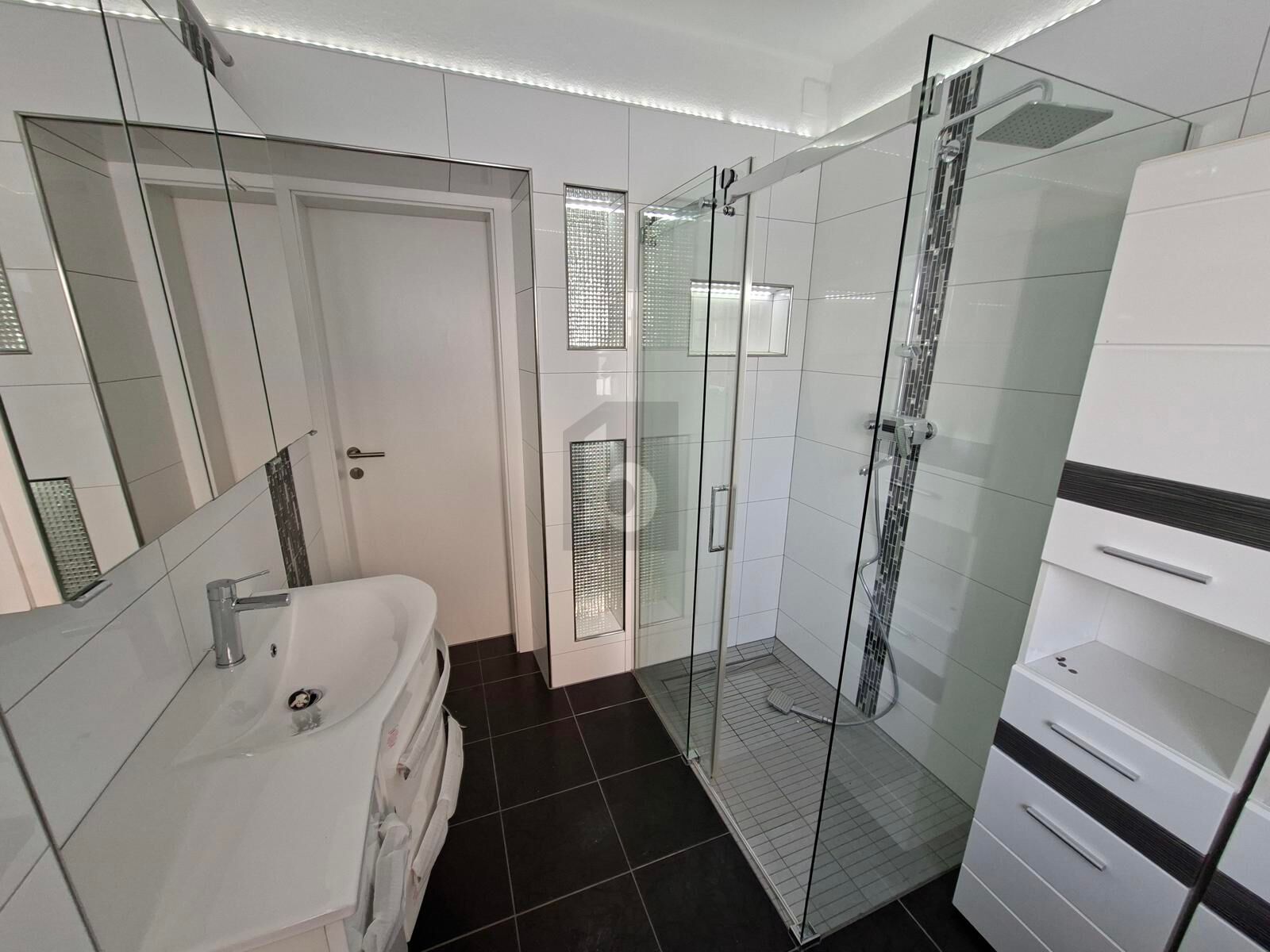 KOMPLETT SANIERT ERSTBEZUG IN ZENTRALER LAGE /  / 9100&nbsp;V�lkermarkt / Bild 4