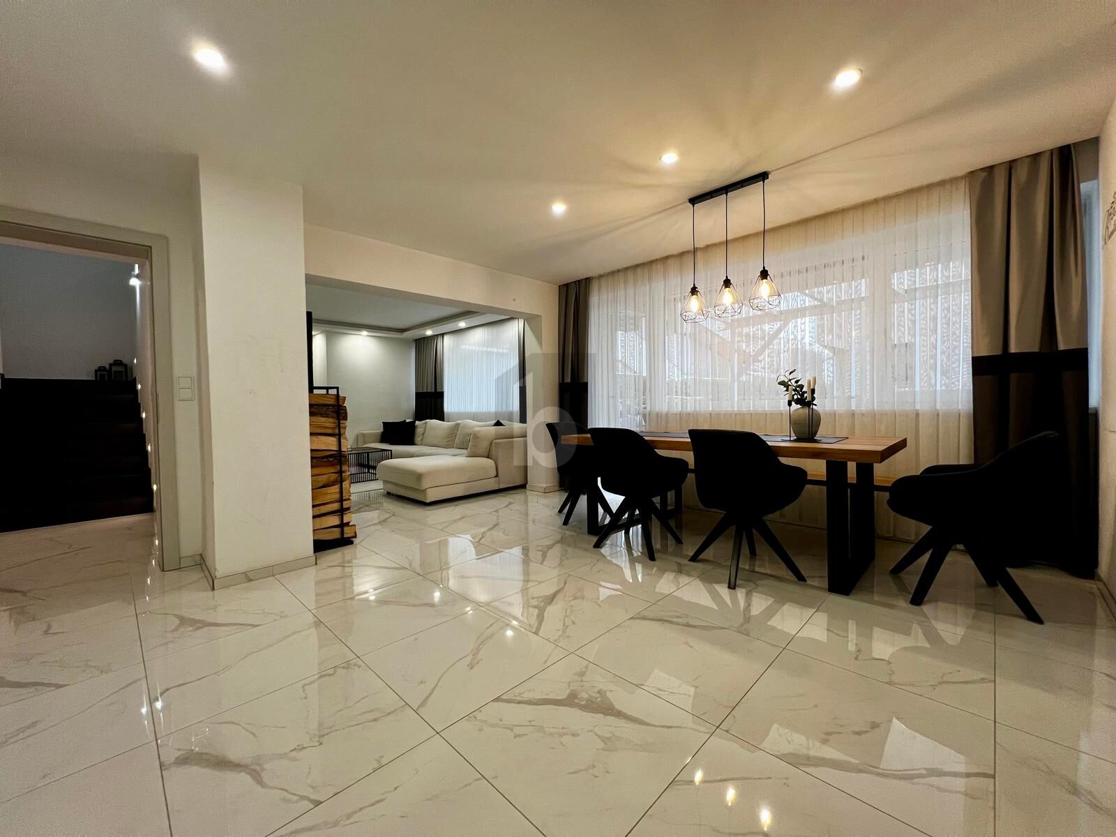 NEU SANIERT IN ZENTRUMSLAGE MIT SCH�NER TERRASSE! /  / 5760&nbsp;Saalfelden am Steinernen Meer / Bild 1