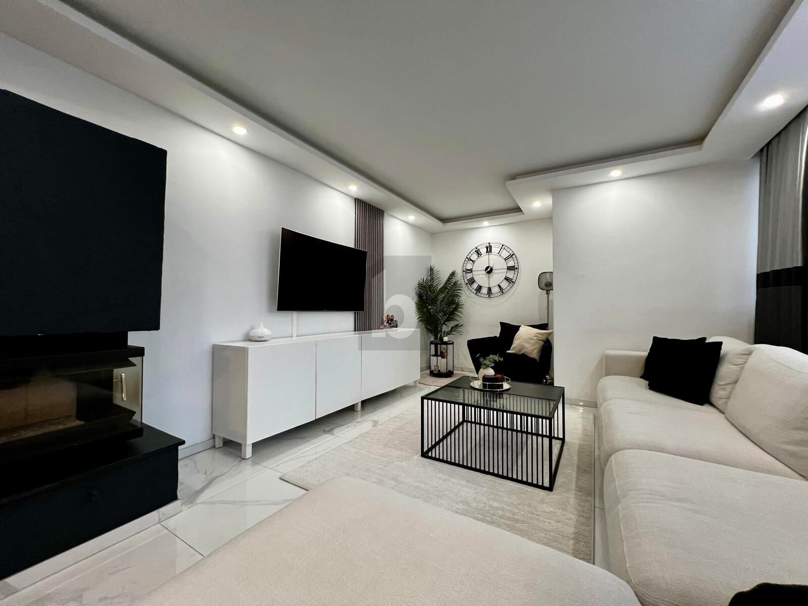 NEU SANIERT IN ZENTRUMSLAGE MIT SCH�NER TERRASSE! /  / 5760&nbsp;Saalfelden am Steinernen Meer / Bild 2