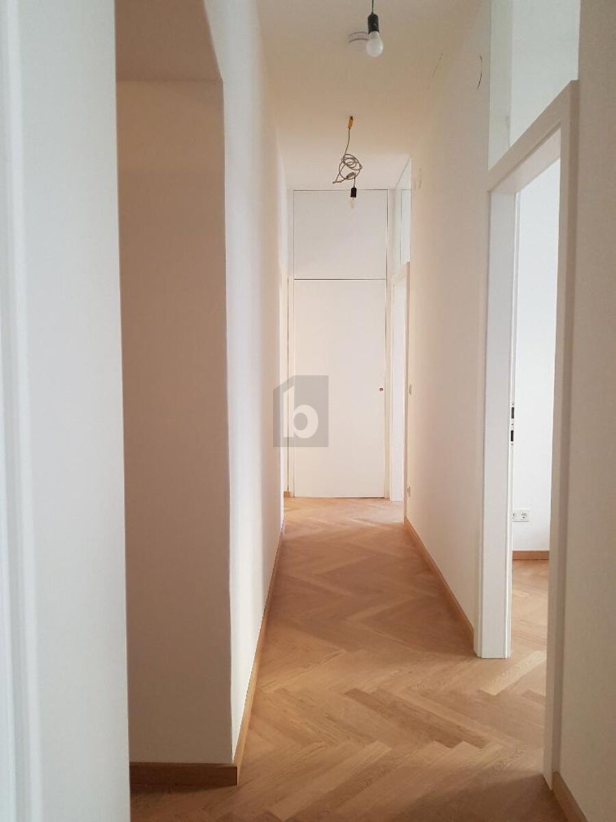 HOCHWERTIGER ALTBAU IN ZENTRALER LAGE - ERSTBEZUG NACH SANIERUNG /  / 1050&nbsp;Wien / Bild 2