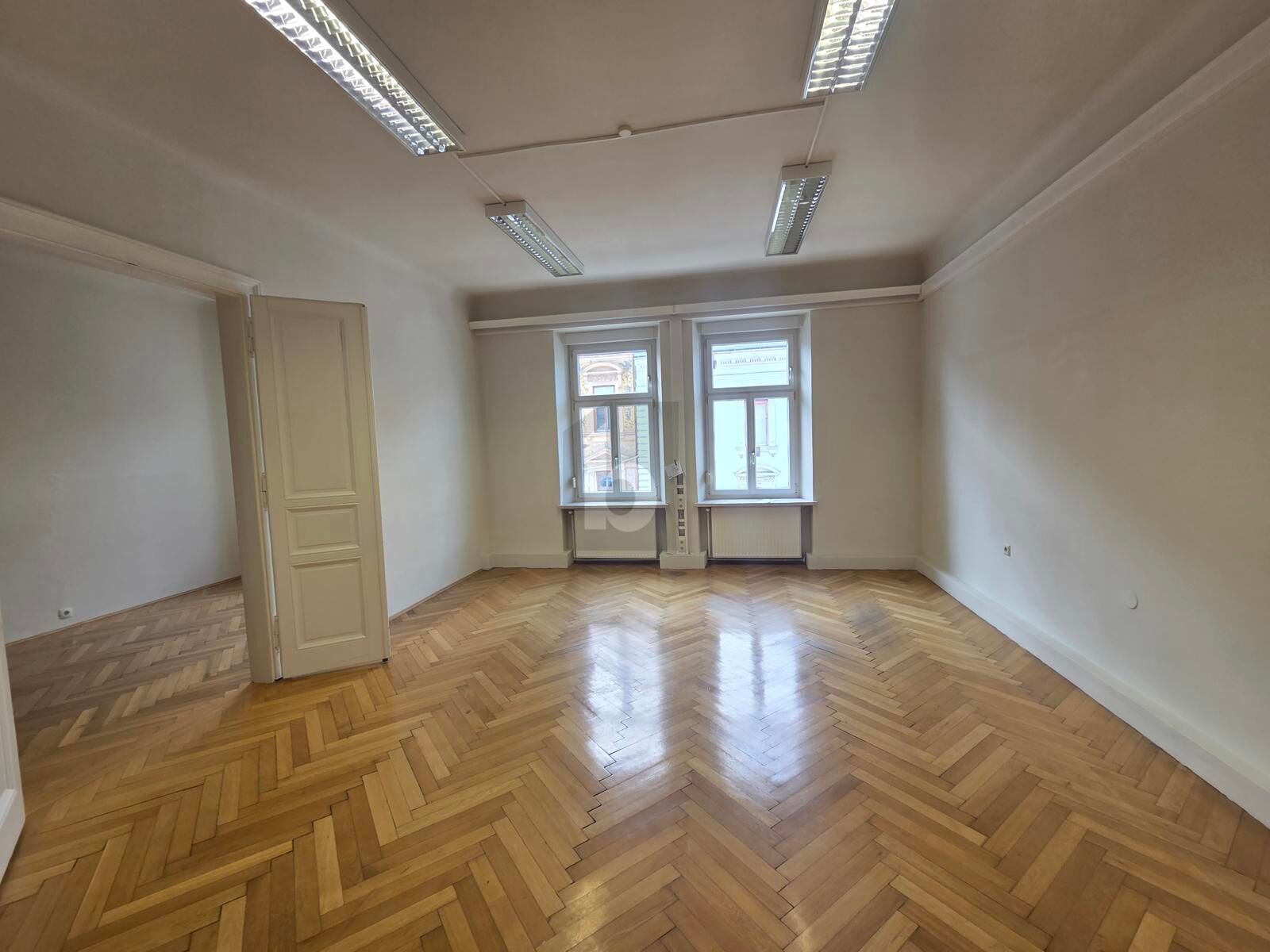 ALTBAU-WOHNUNG/B�ROFL�CHE IM ZENTRUM, FLEXIBEL NUTZBAR + PARKPLATZ /  / 8010&nbsp;Graz / Bild 4