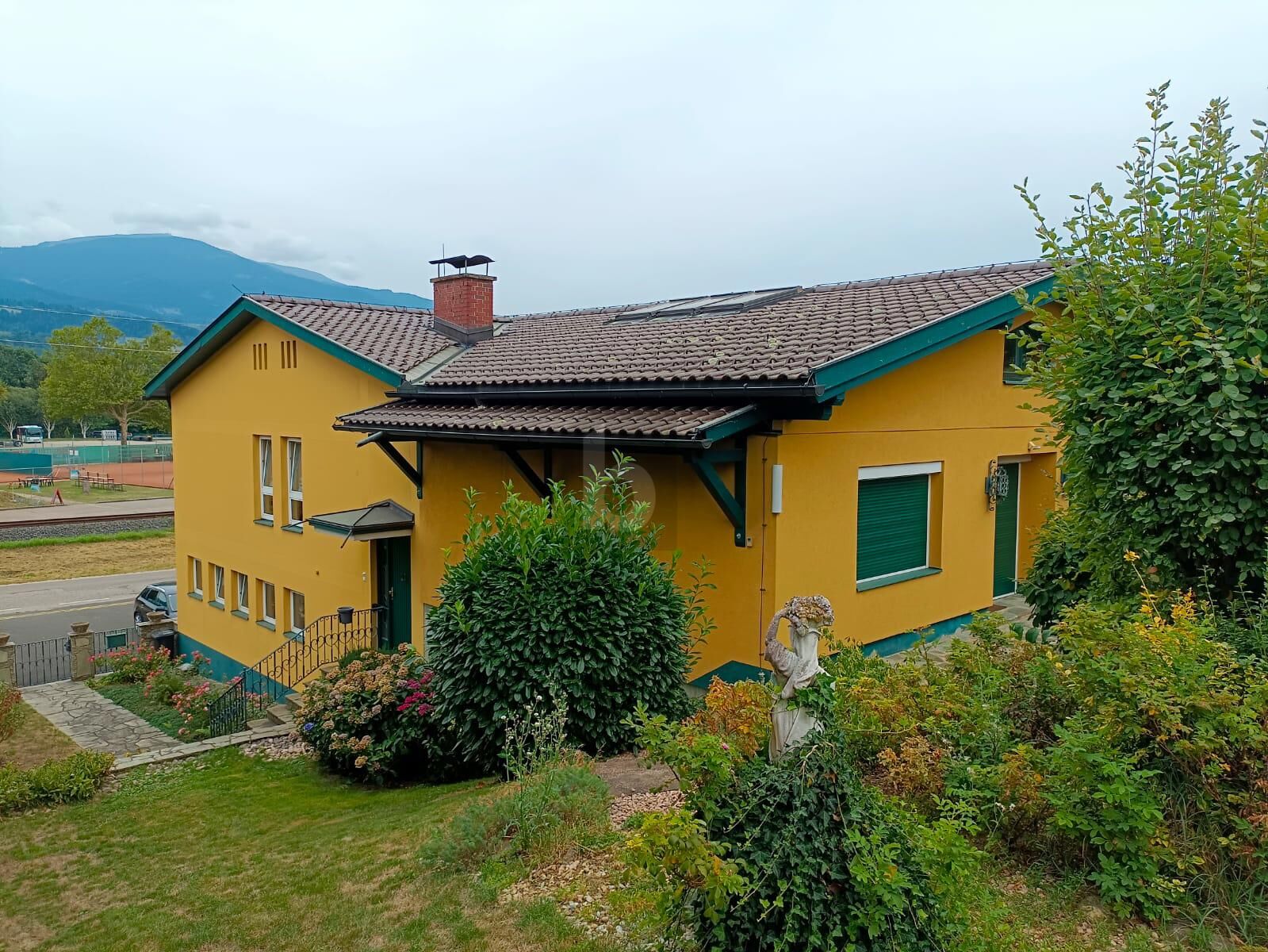 VIELE M�GLICHKEITEN! ZUM WOHNEN UND GEWERBLICH NUTZBAR!