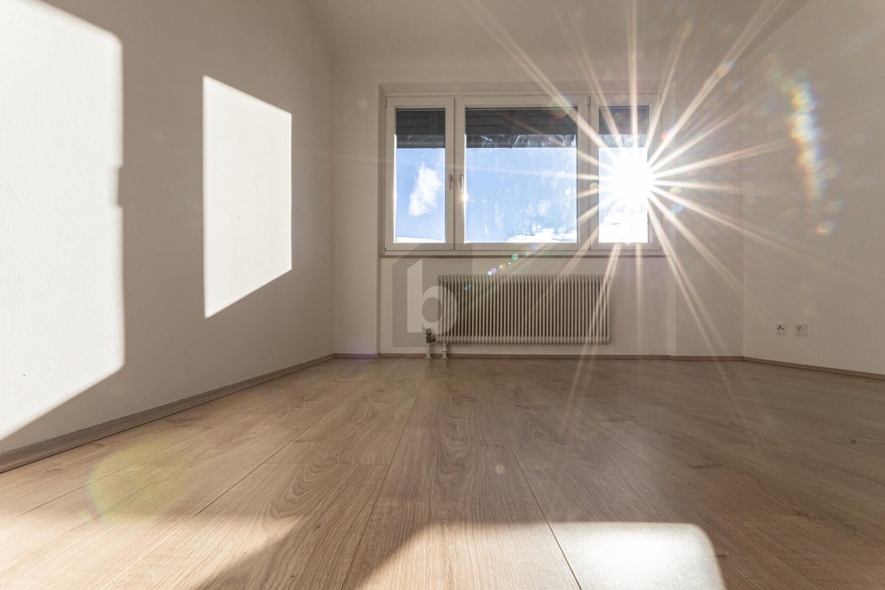 FAMILIENFREUNDLICHER LICHTDURCHFLUTETER WOHNTRAUM IN RUHELAGE MIT UNTERSBERGBLICK & SPIELPLATZ